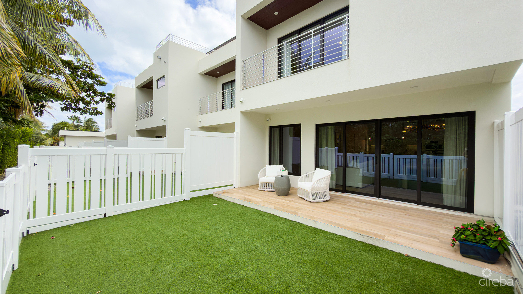 SALT AIR – 4 BED TOWNHOUSE THE SHORES