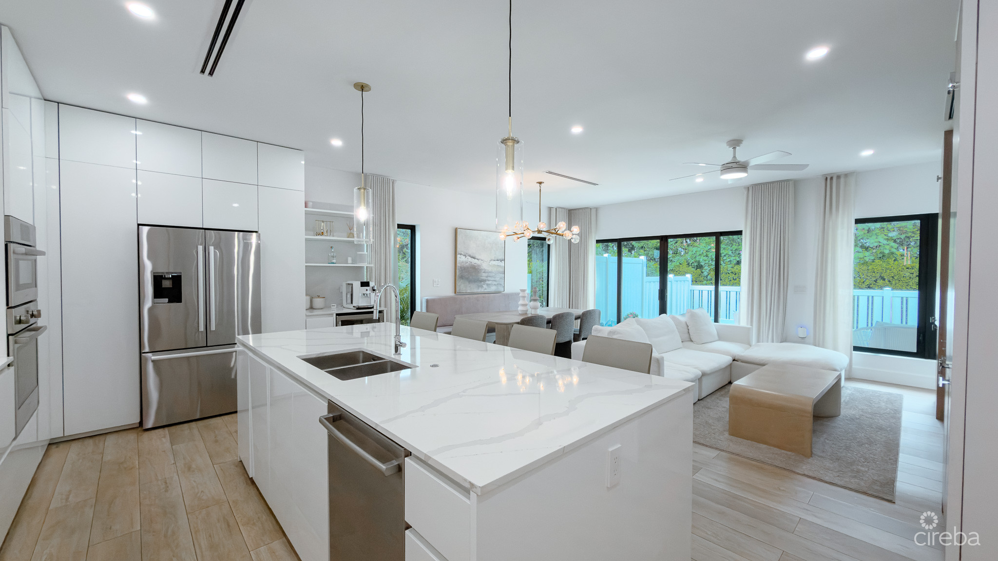 SALT AIR – 4 BED TOWNHOUSE THE SHORES