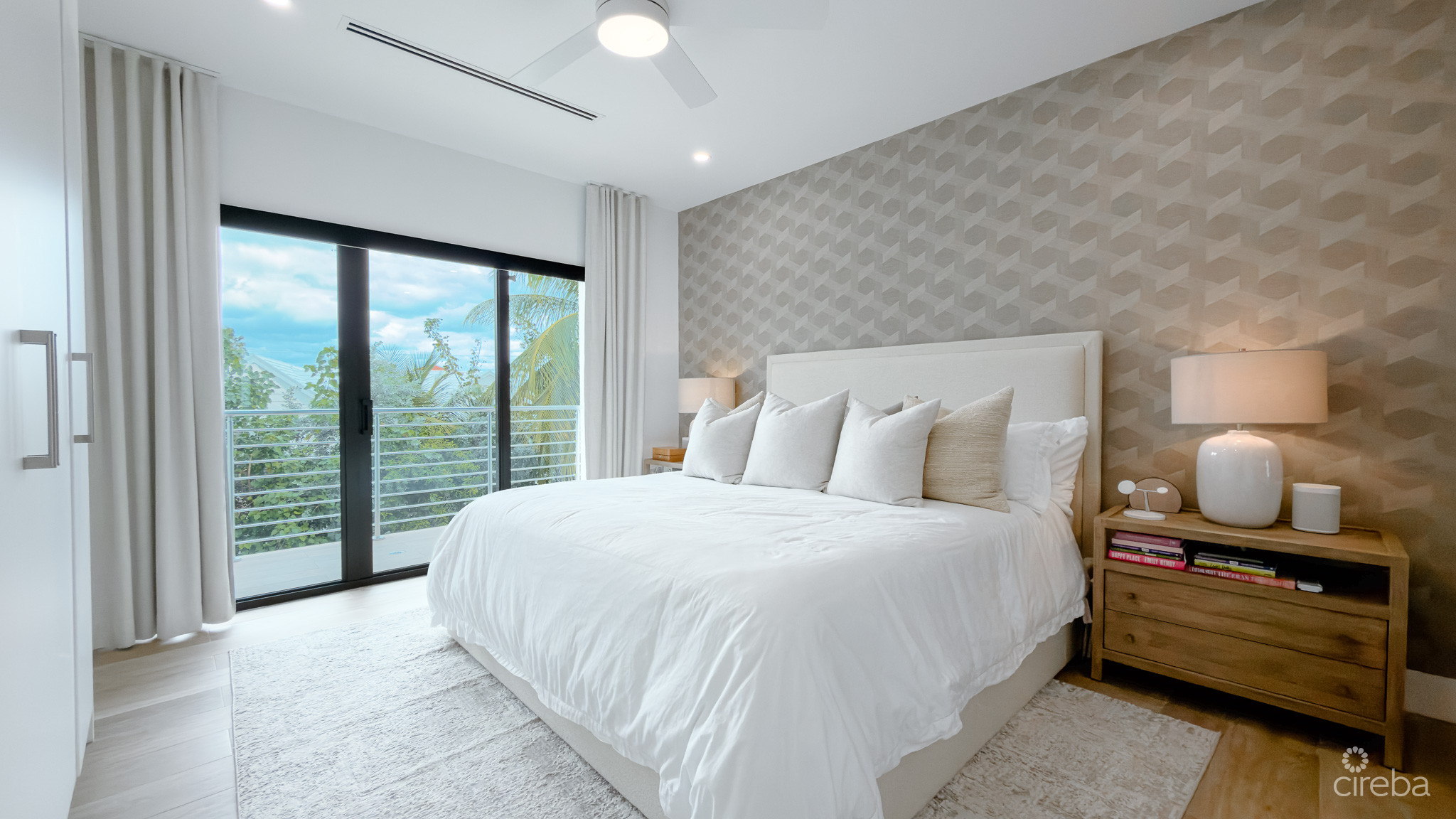 SALT AIR – 4 BED TOWNHOUSE THE SHORES