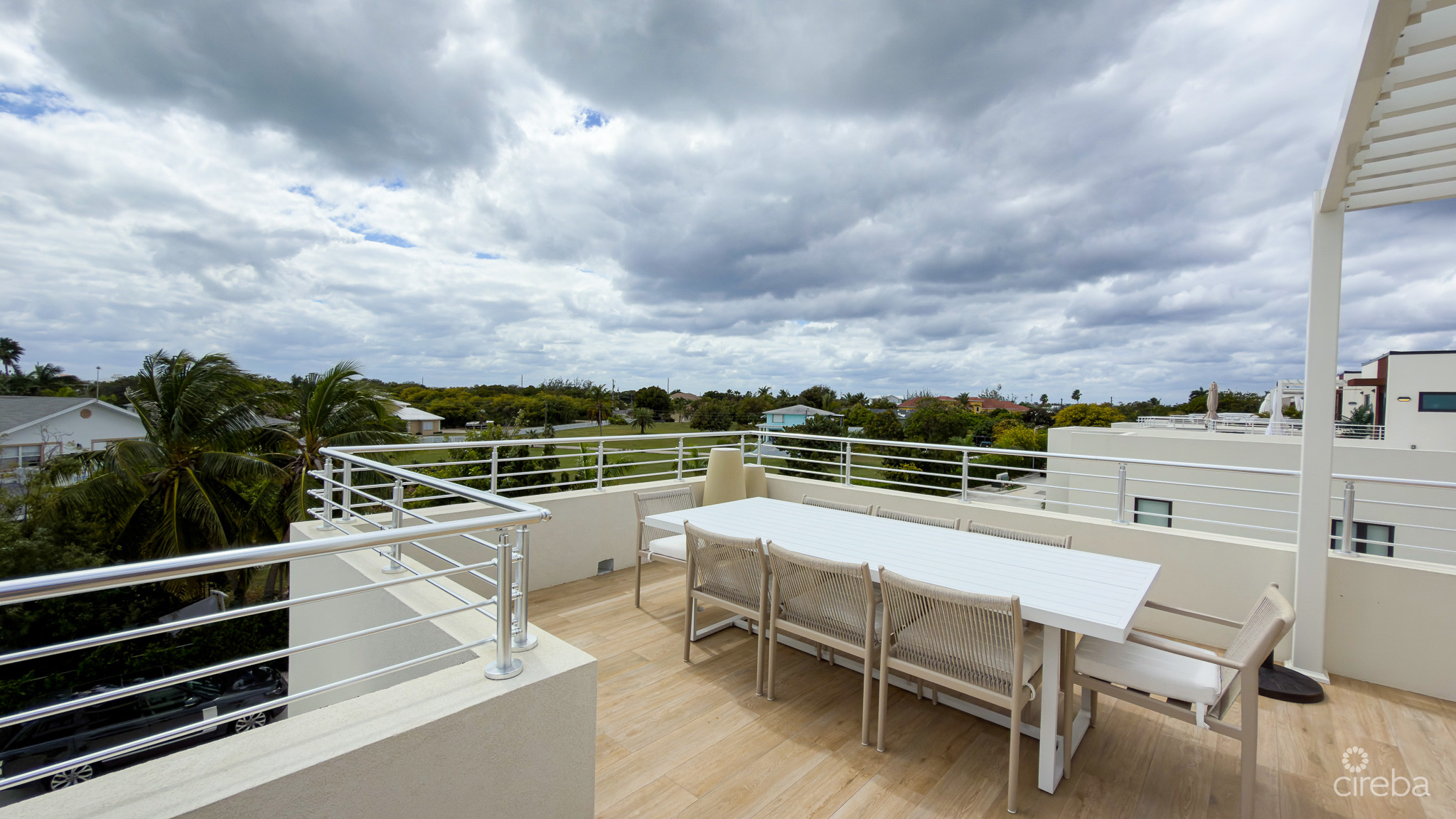 SALT AIR – 4 BED TOWNHOUSE THE SHORES