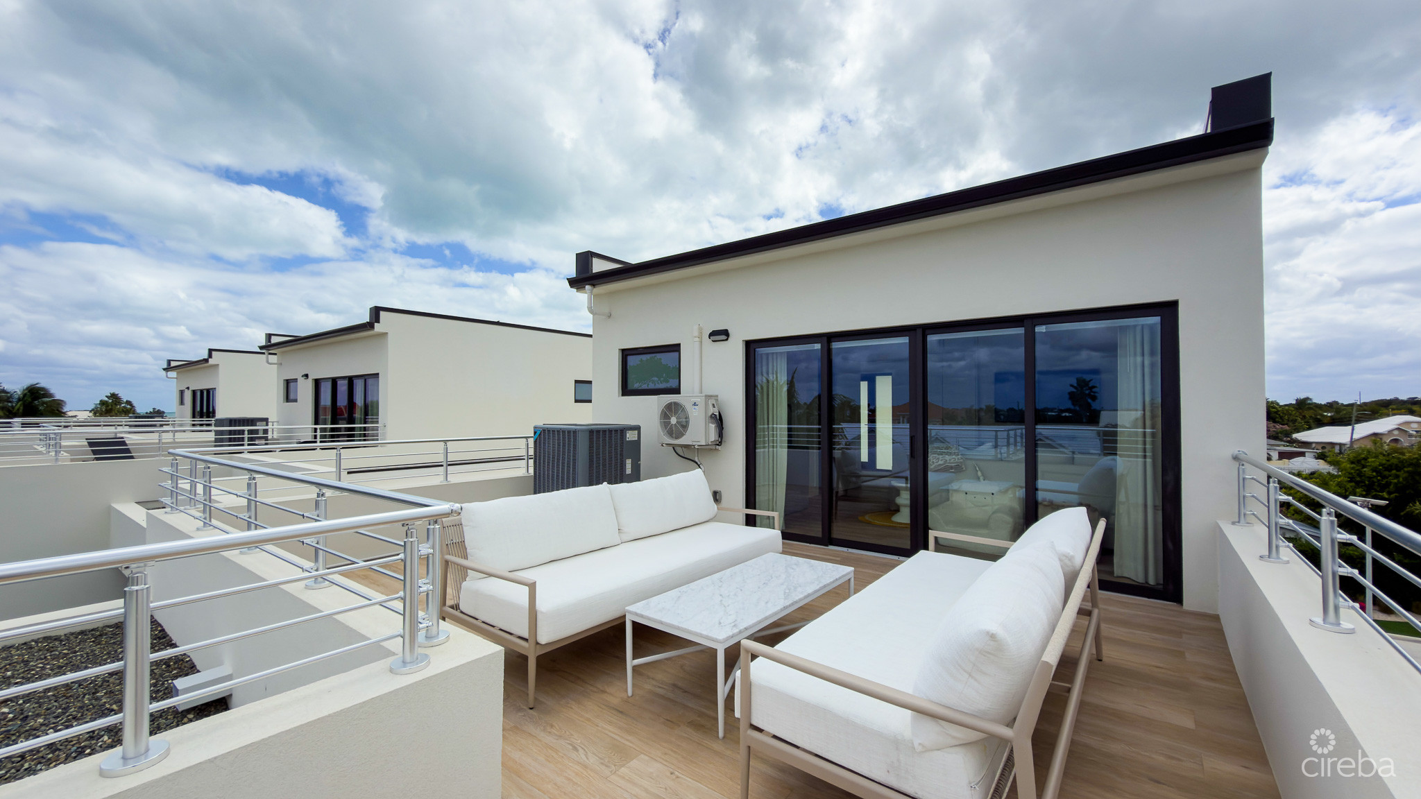 SALT AIR – 4 BED TOWNHOUSE THE SHORES