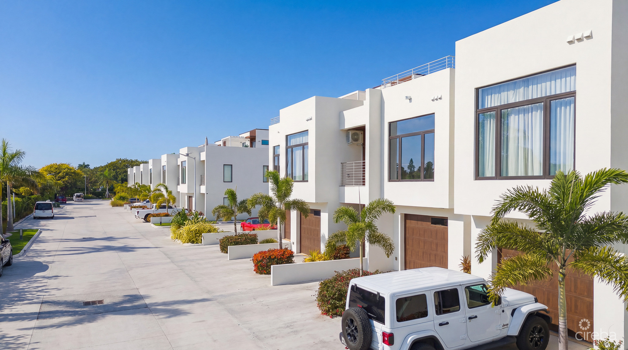 SALT AIR – 4 BED TOWNHOUSE THE SHORES