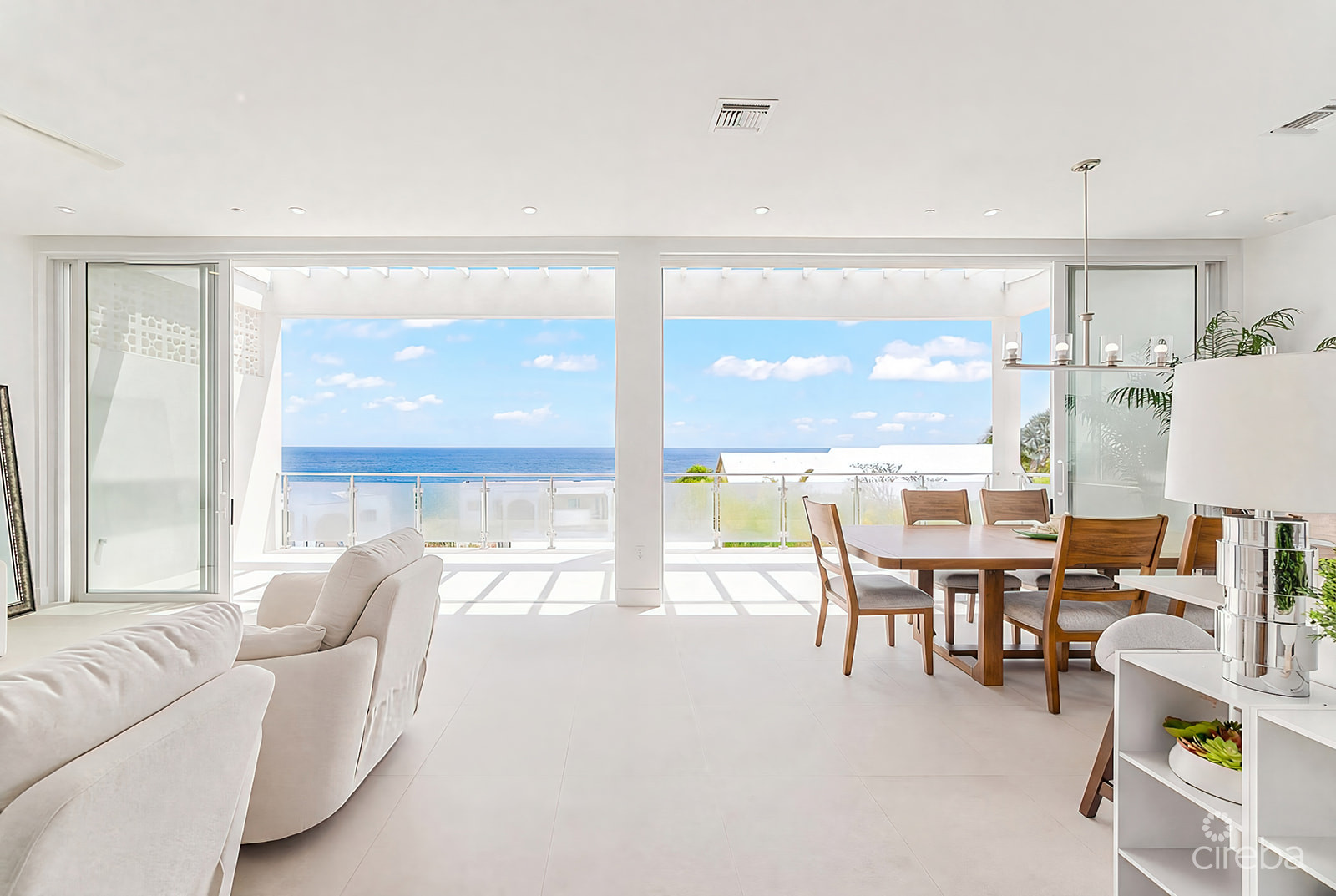 SUNSET POINT 19 – TOP FLOOR  PENTHOUSE WITH PANORAMIC SEA VIEWS