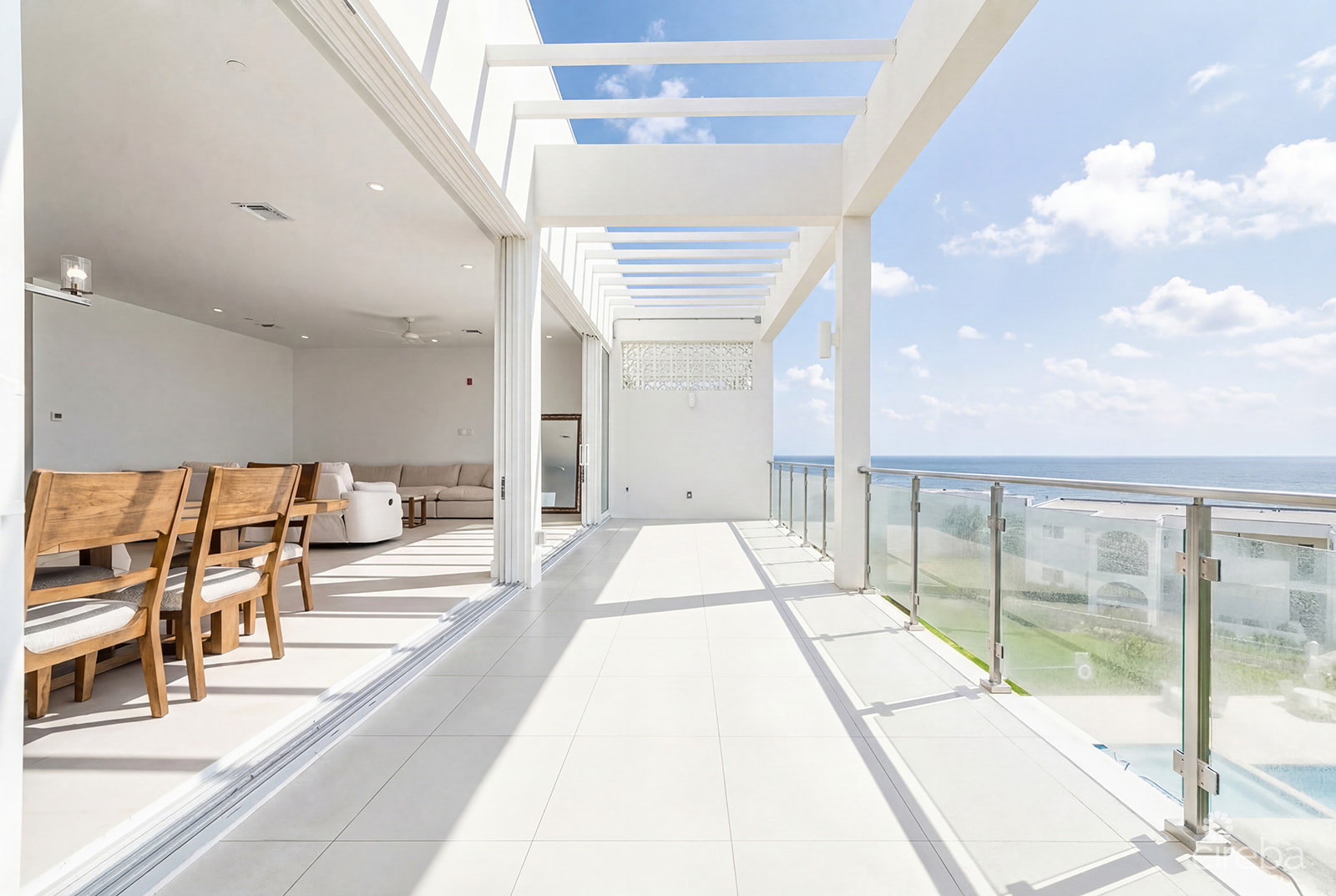 SUNSET POINT 19 – TOP FLOOR  PENTHOUSE WITH PANORAMIC SEA VIEWS