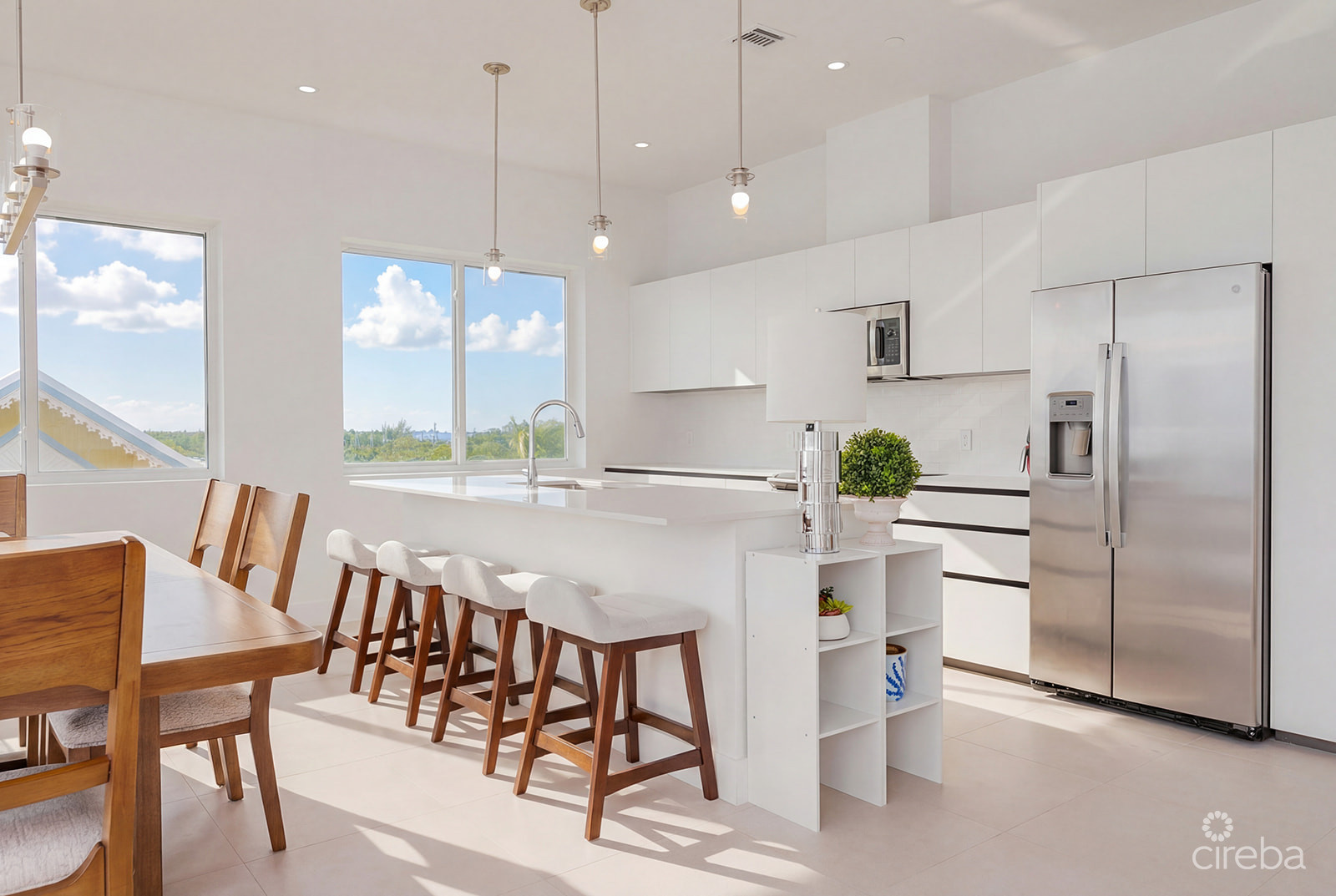 SUNSET POINT 19 – TOP FLOOR  PENTHOUSE WITH PANORAMIC SEA VIEWS