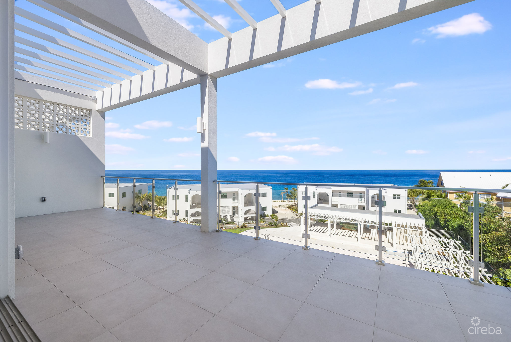 SUNSET POINT 19 – TOP FLOOR  PENTHOUSE WITH PANORAMIC SEA VIEWS