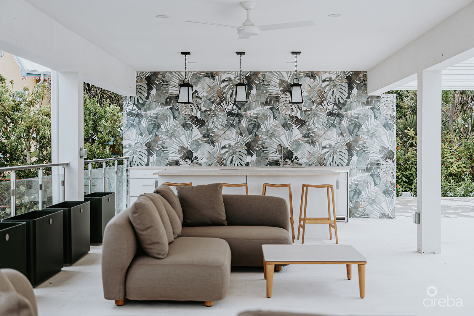 SUNSET POINT 19 – TOP FLOOR  PENTHOUSE WITH PANORAMIC SEA VIEWS