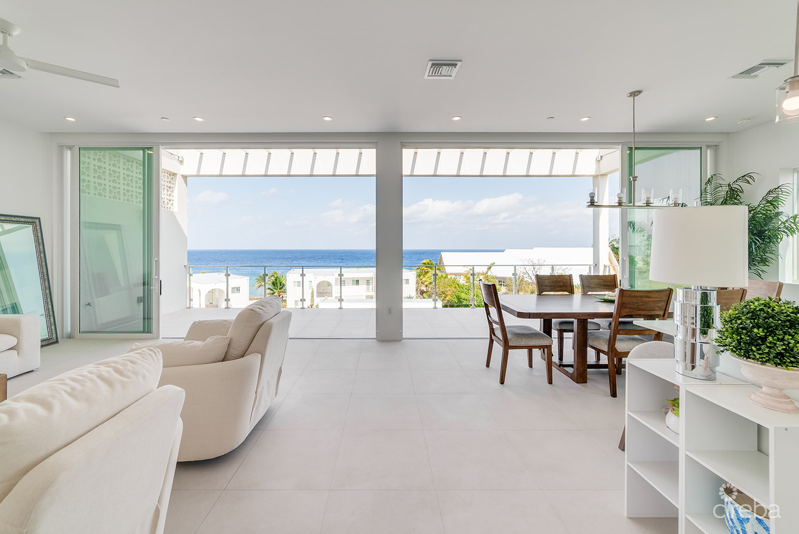 SUNSET POINT 19 – TOP FLOOR  PENTHOUSE WITH PANORAMIC SEA VIEWS