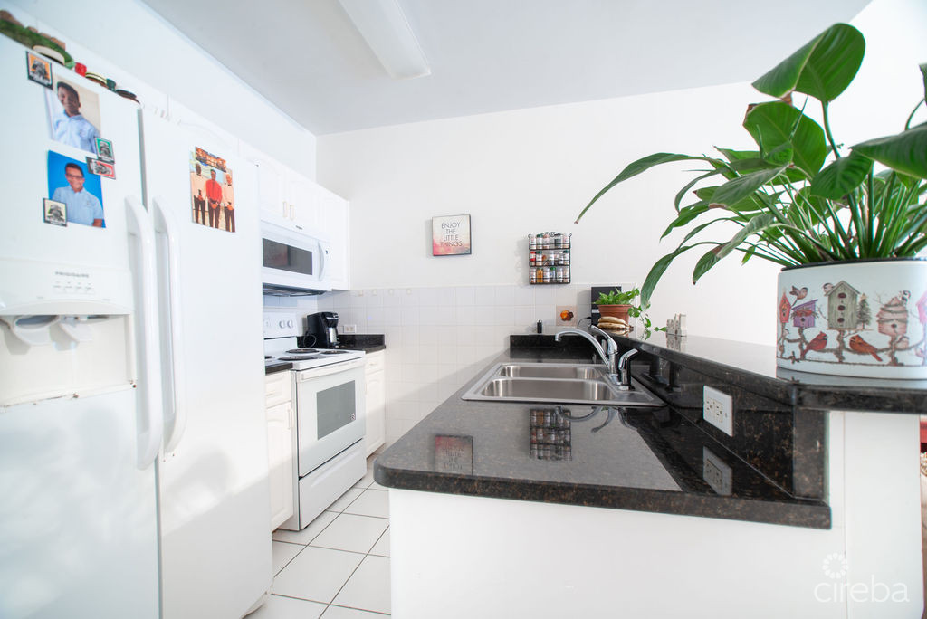 CHARMING & CENTRALLY LOCATED SOUTH COVE IN SOUTH SOUND