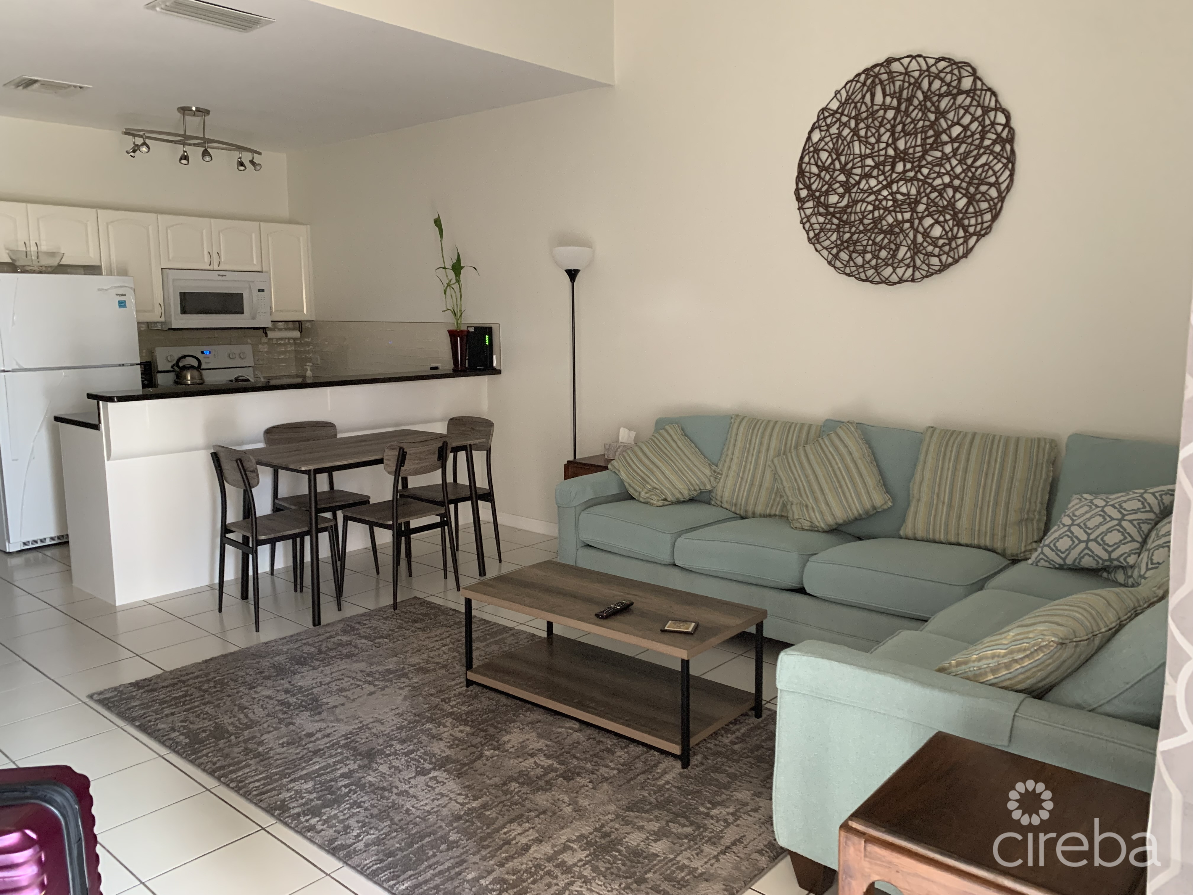 CHARMING & CENTRALLY LOCATED SOUTH COVE IN SOUTH SOUND