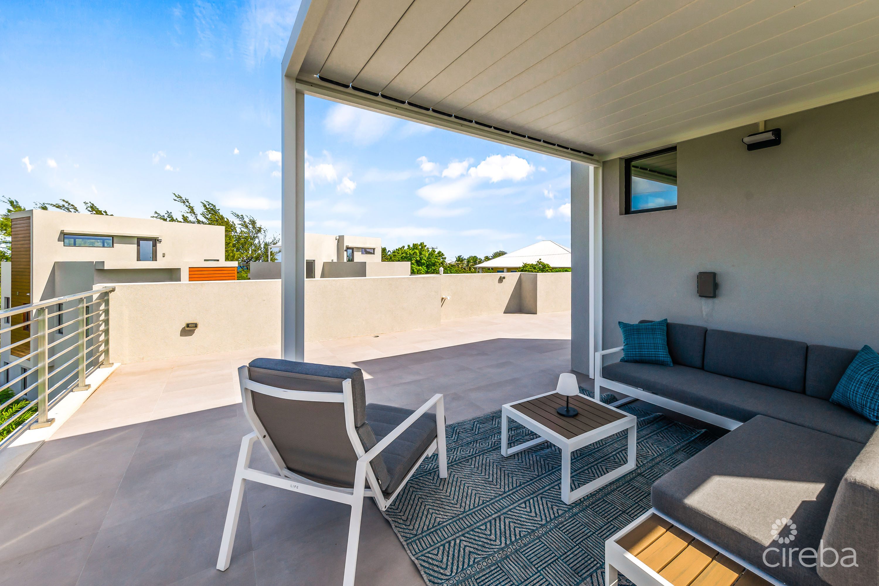 BLUE PALMS 3, WEST BAY END UNIT