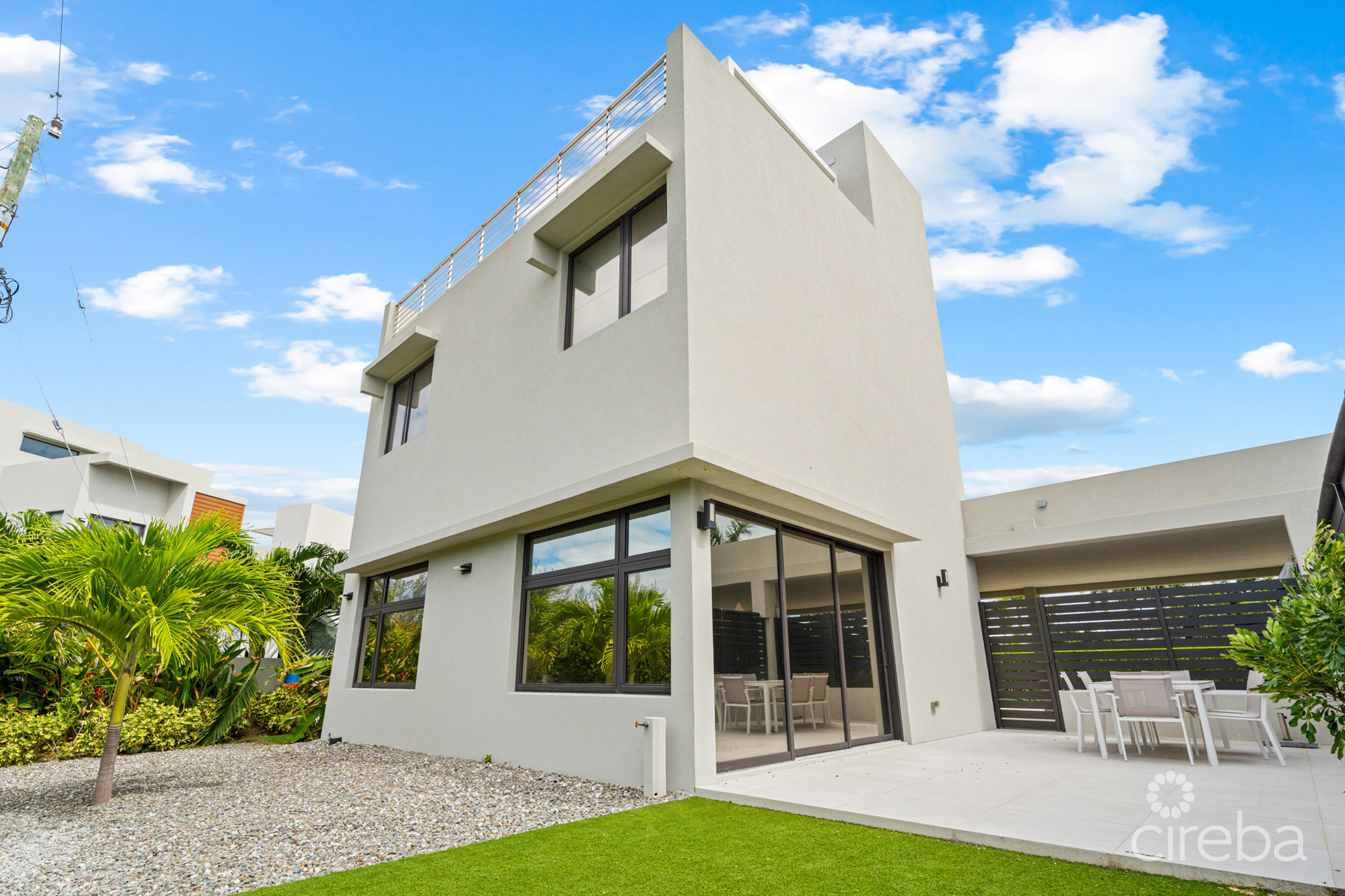 BLUE PALMS 3, WEST BAY END UNIT