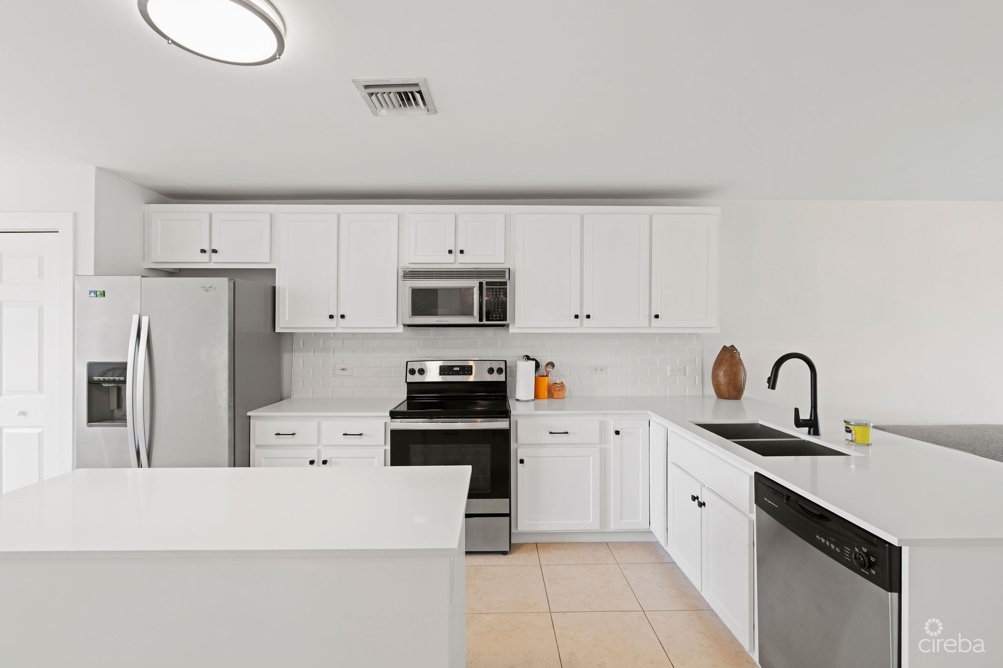 CAYMAN ESCAPE #7 CANALFRONT WITH DOCK