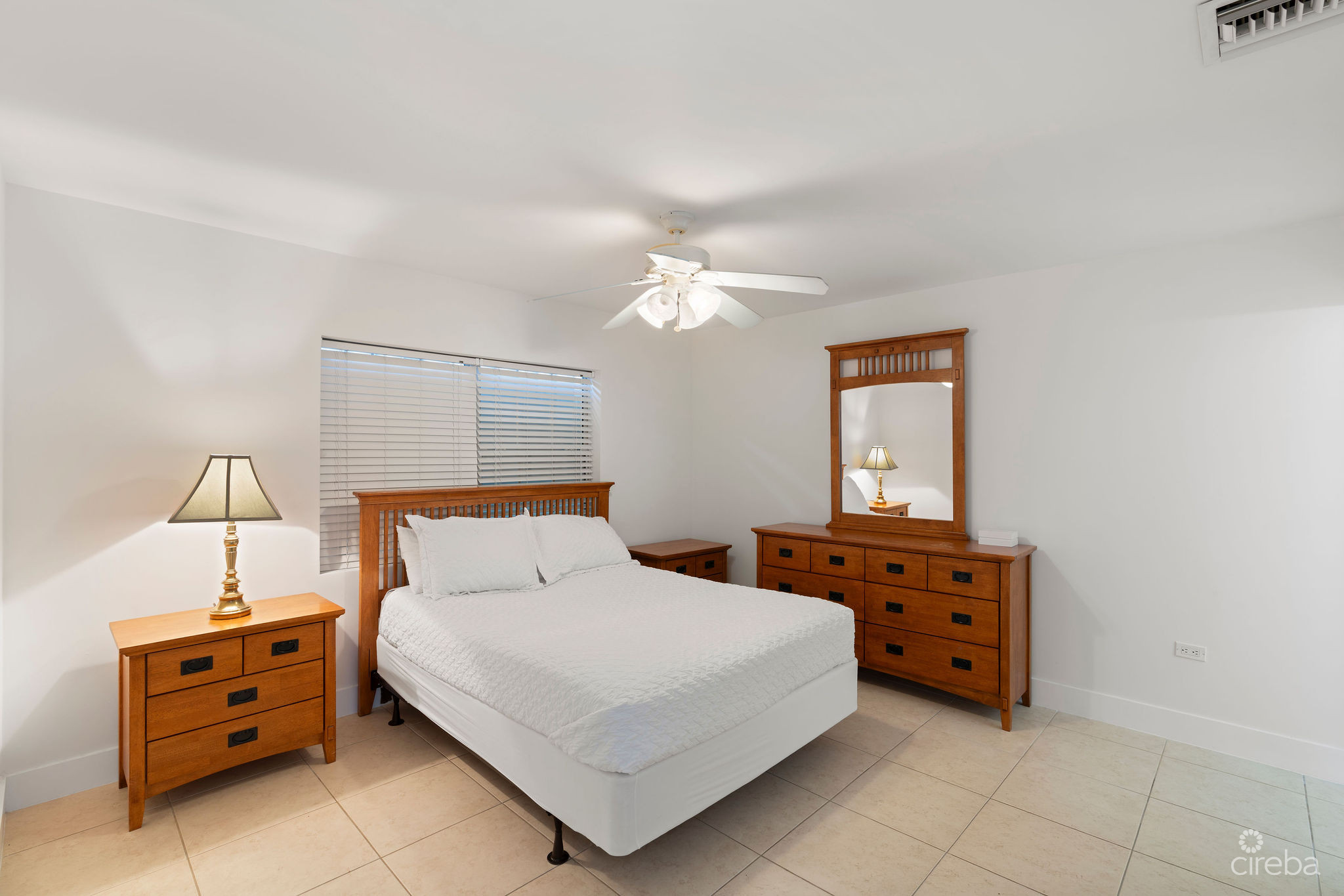 CAYMAN ESCAPE #7 CANALFRONT WITH DOCK