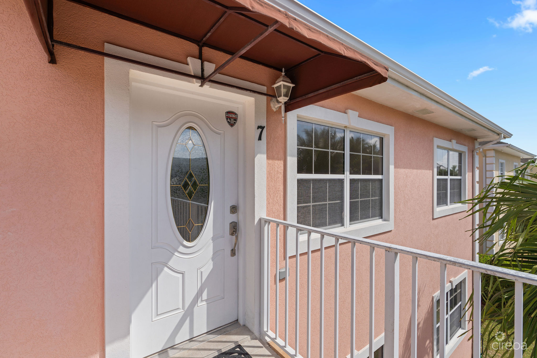 CAYMAN ESCAPE #7 CANALFRONT WITH DOCK