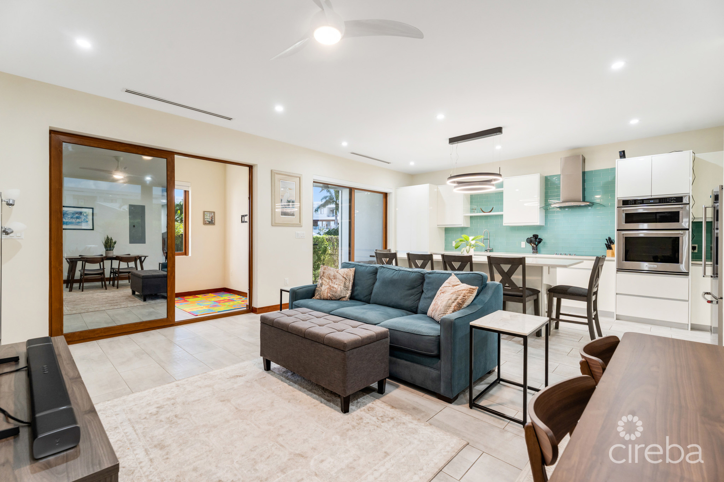 ARVIA  CANAL FRONT 2 BED, 2 BATH  PLUS DEN