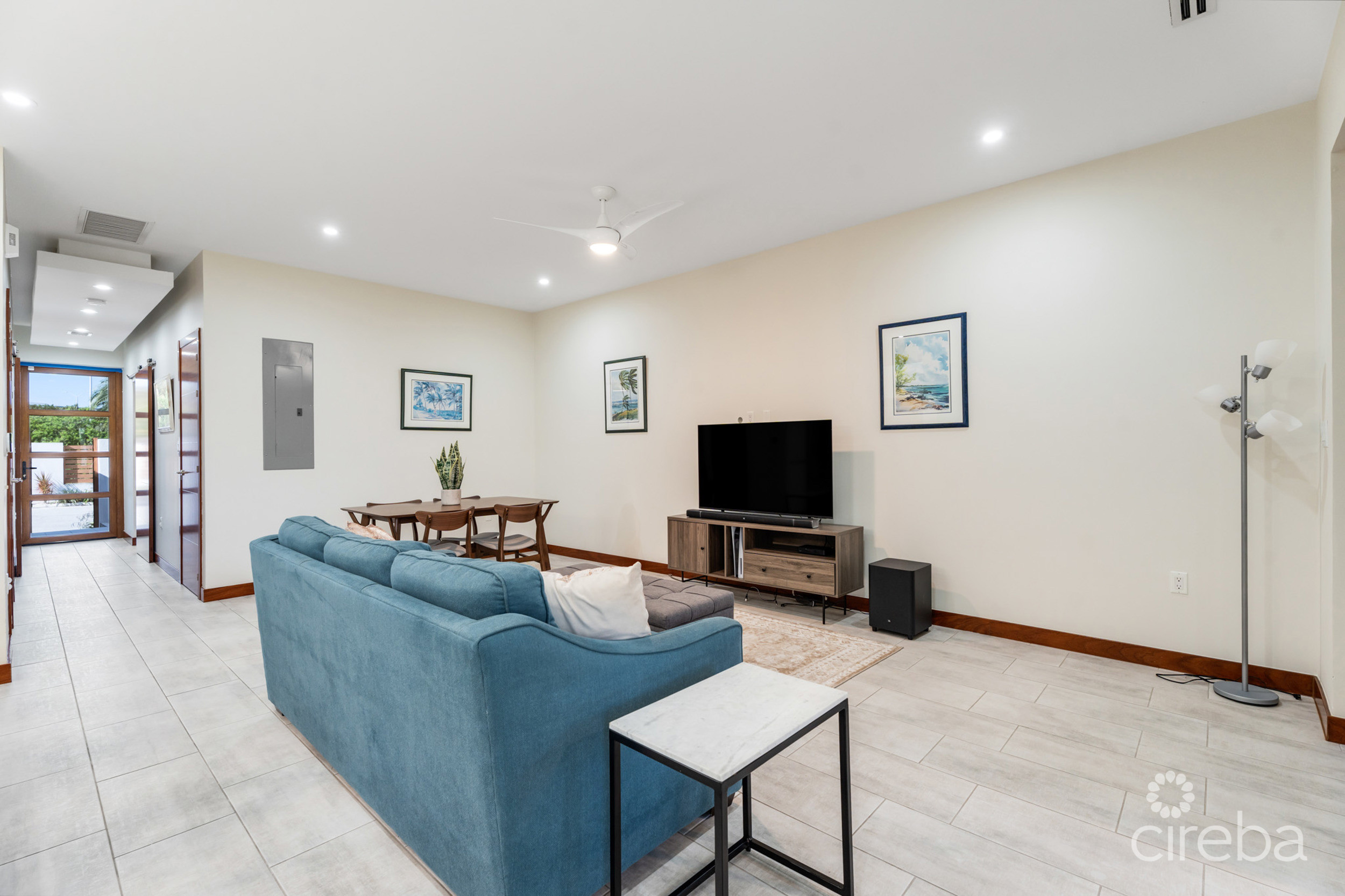 ARVIA  CANAL FRONT 2 BED, 2 BATH  PLUS DEN