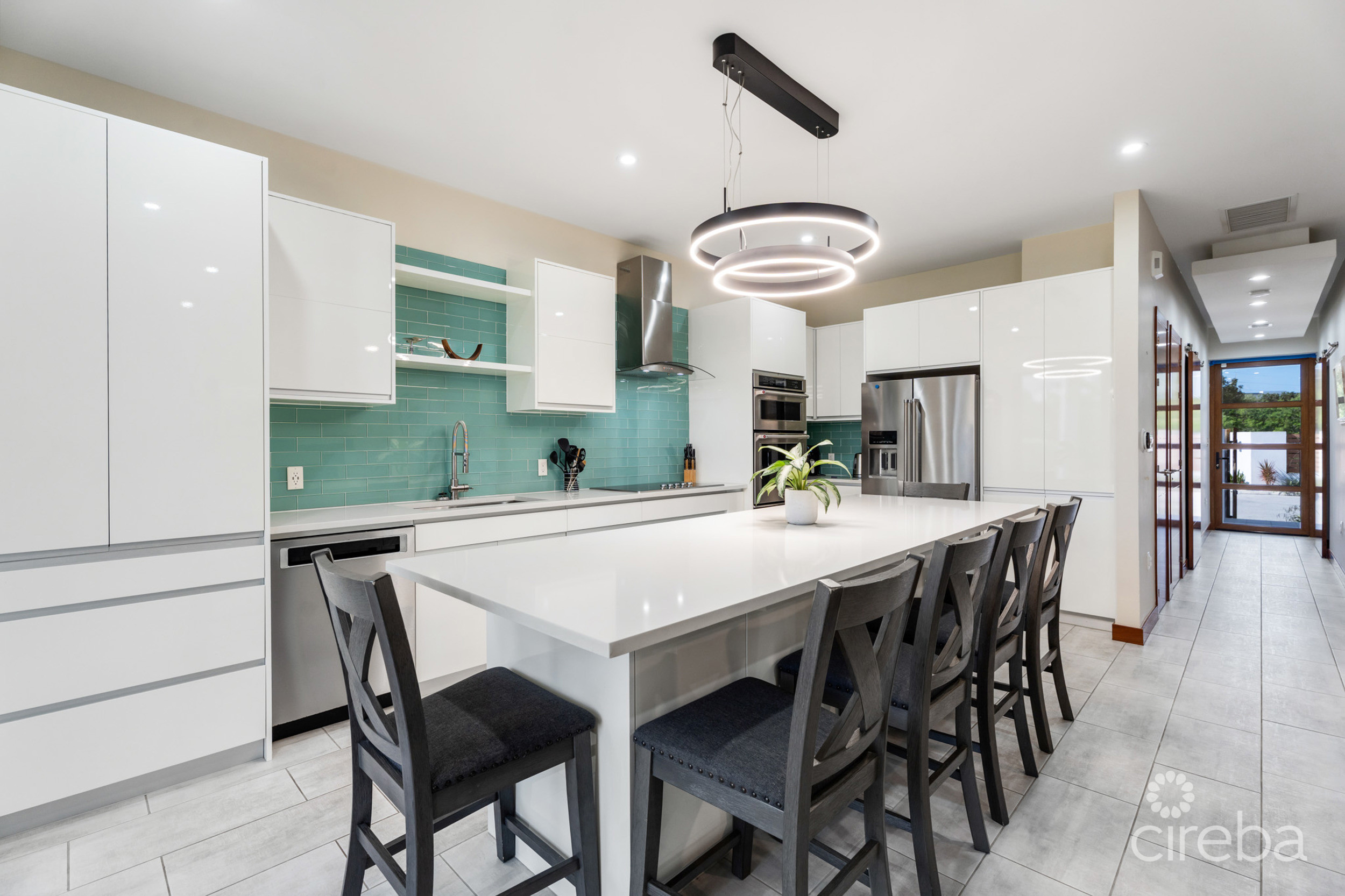 ARVIA  CANAL FRONT 2 BED, 2 BATH  PLUS DEN