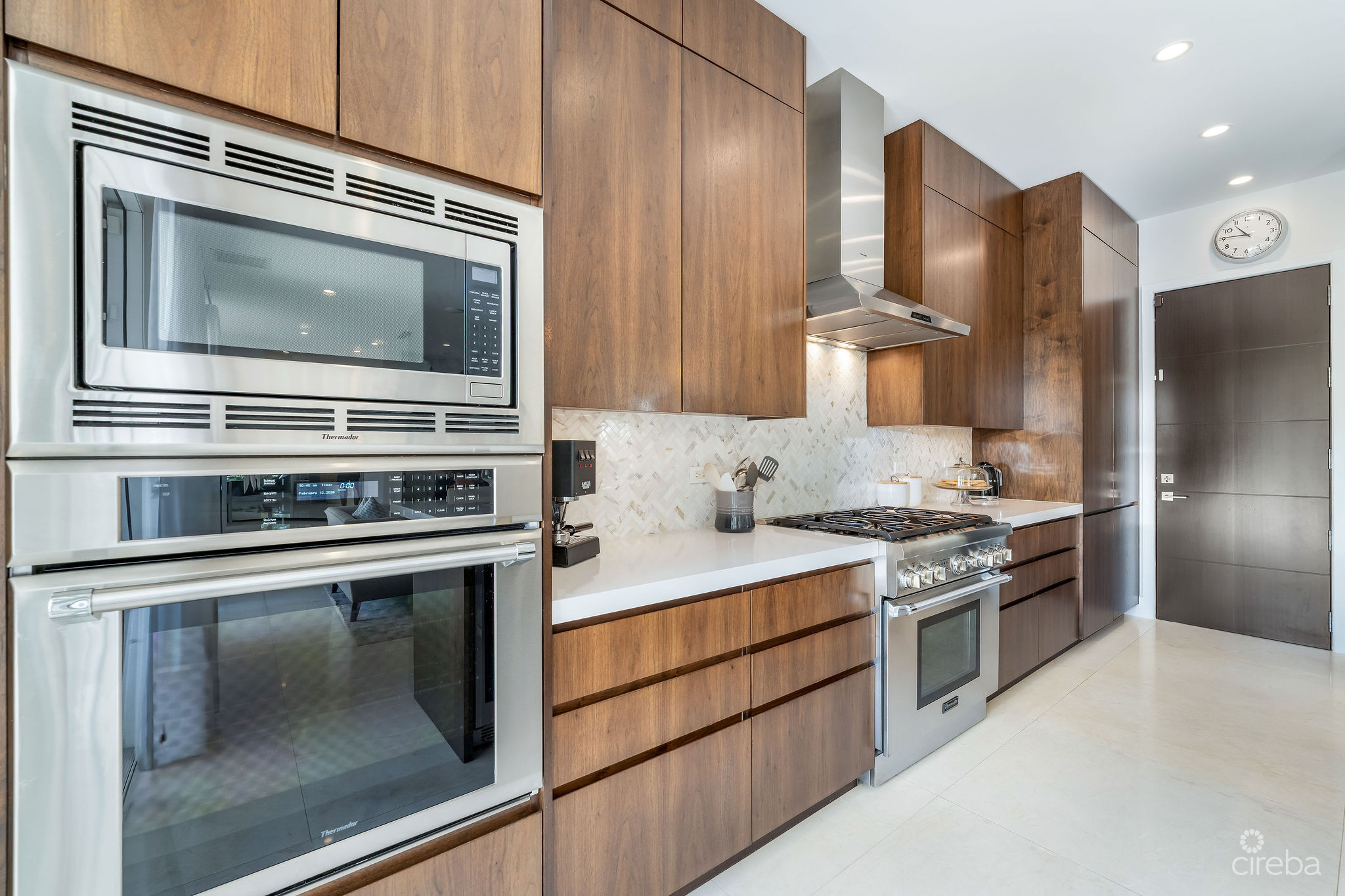 CYPRESS POINTE NORTH STAND ALONE EXECUTIVE RESIDENCE