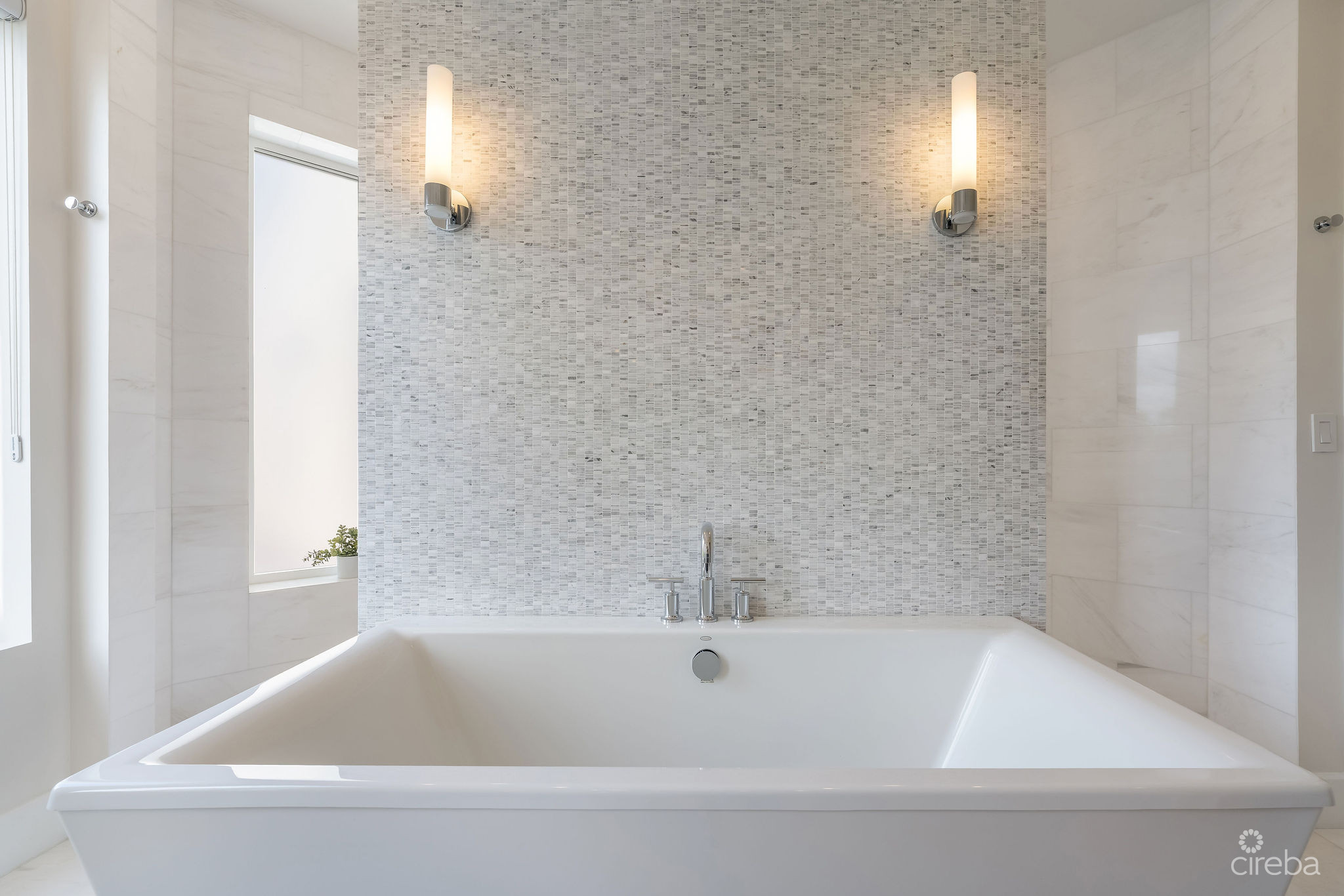 CYPRESS POINTE NORTH STAND ALONE EXECUTIVE RESIDENCE