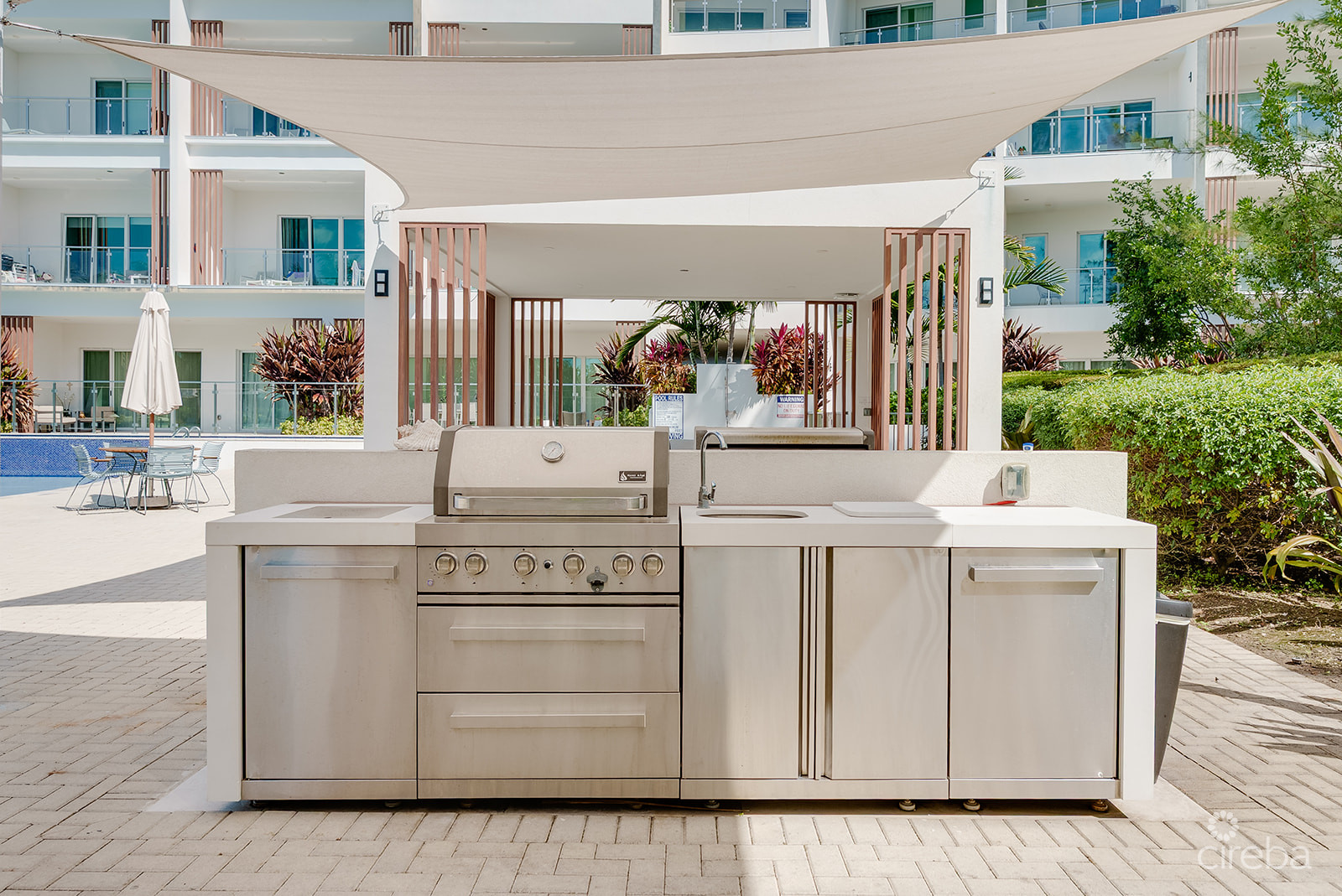 AURA PENTHOUSE – SOUTH SOUND