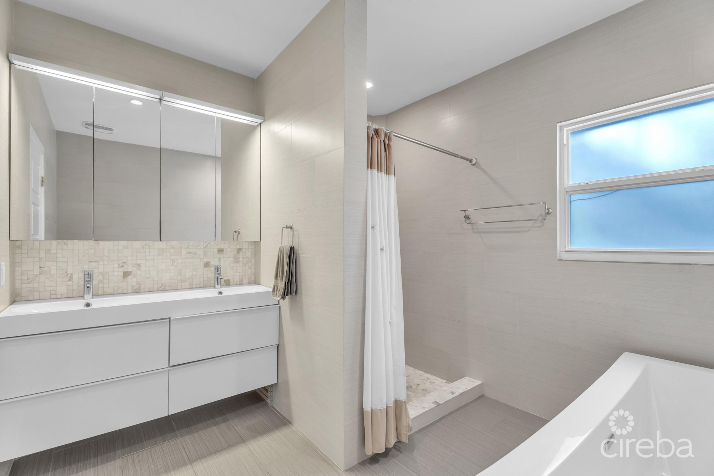 OLD PROSPECT GROVES – OCEANFRONT RESIDENCE #11