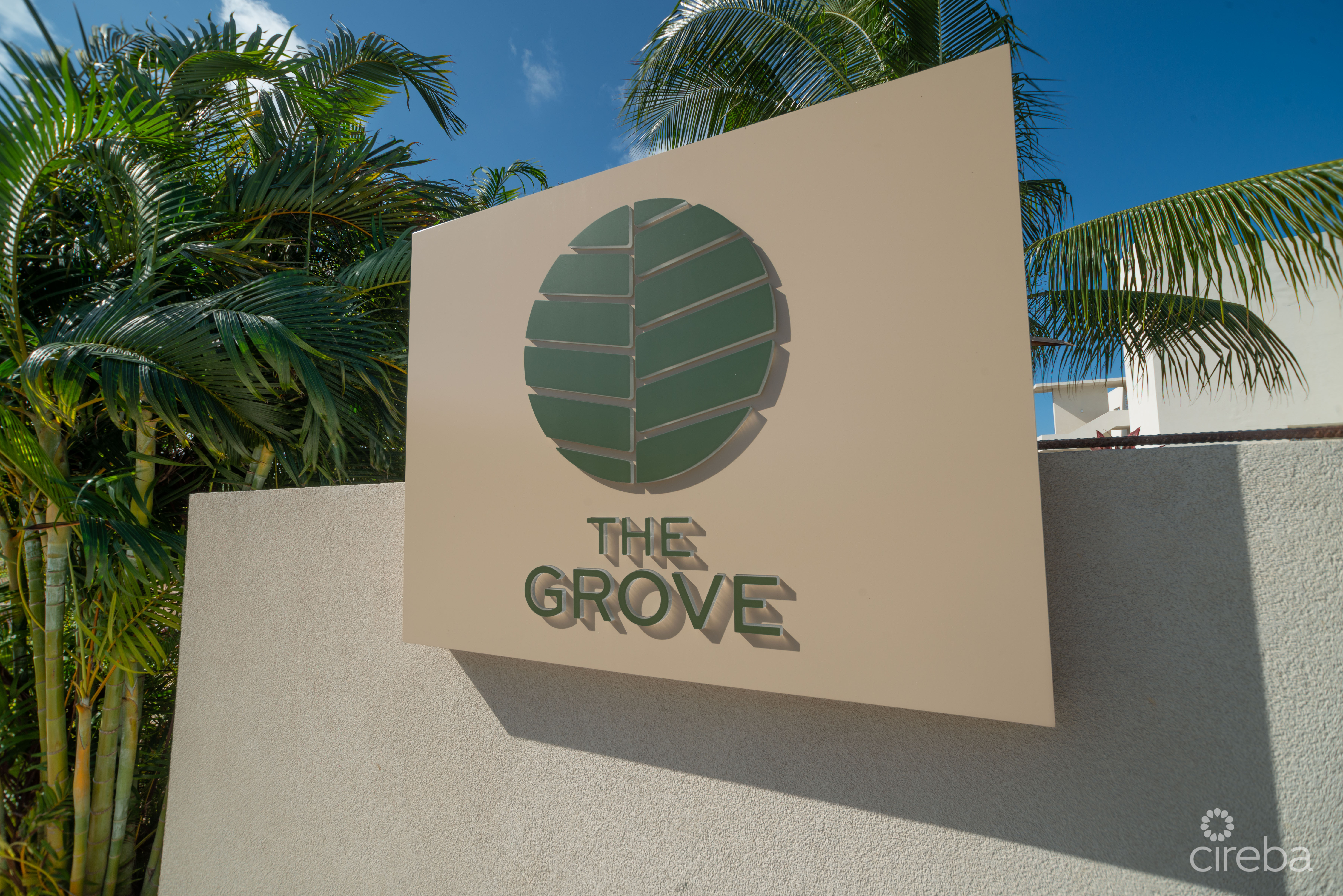 PRIME 1-BED CONDO AT THE GROVE | STEPS TO SMB & RESORT-STYLE LIVING