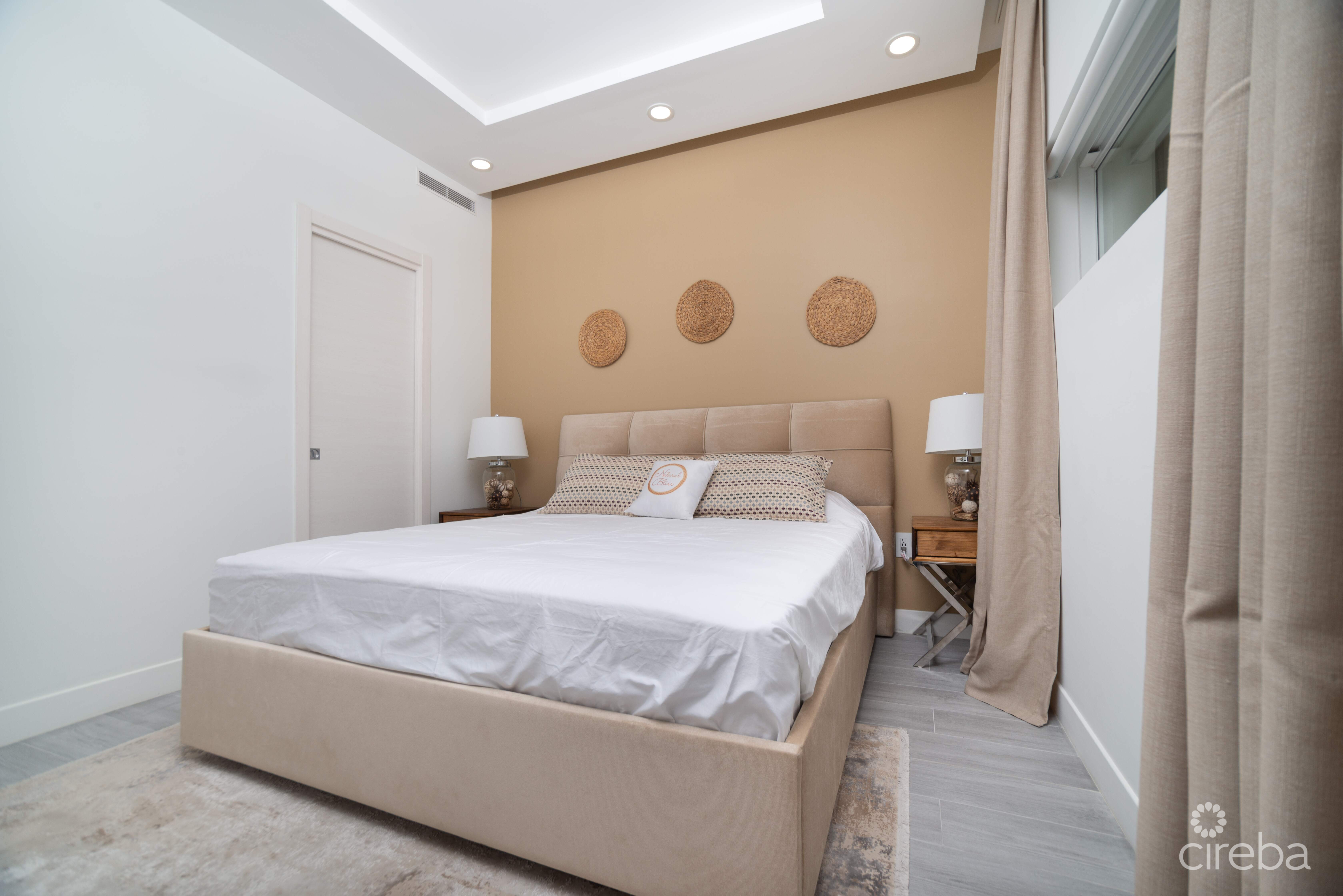 PRIME 1-BED CONDO AT THE GROVE | STEPS TO SMB & RESORT-STYLE LIVING