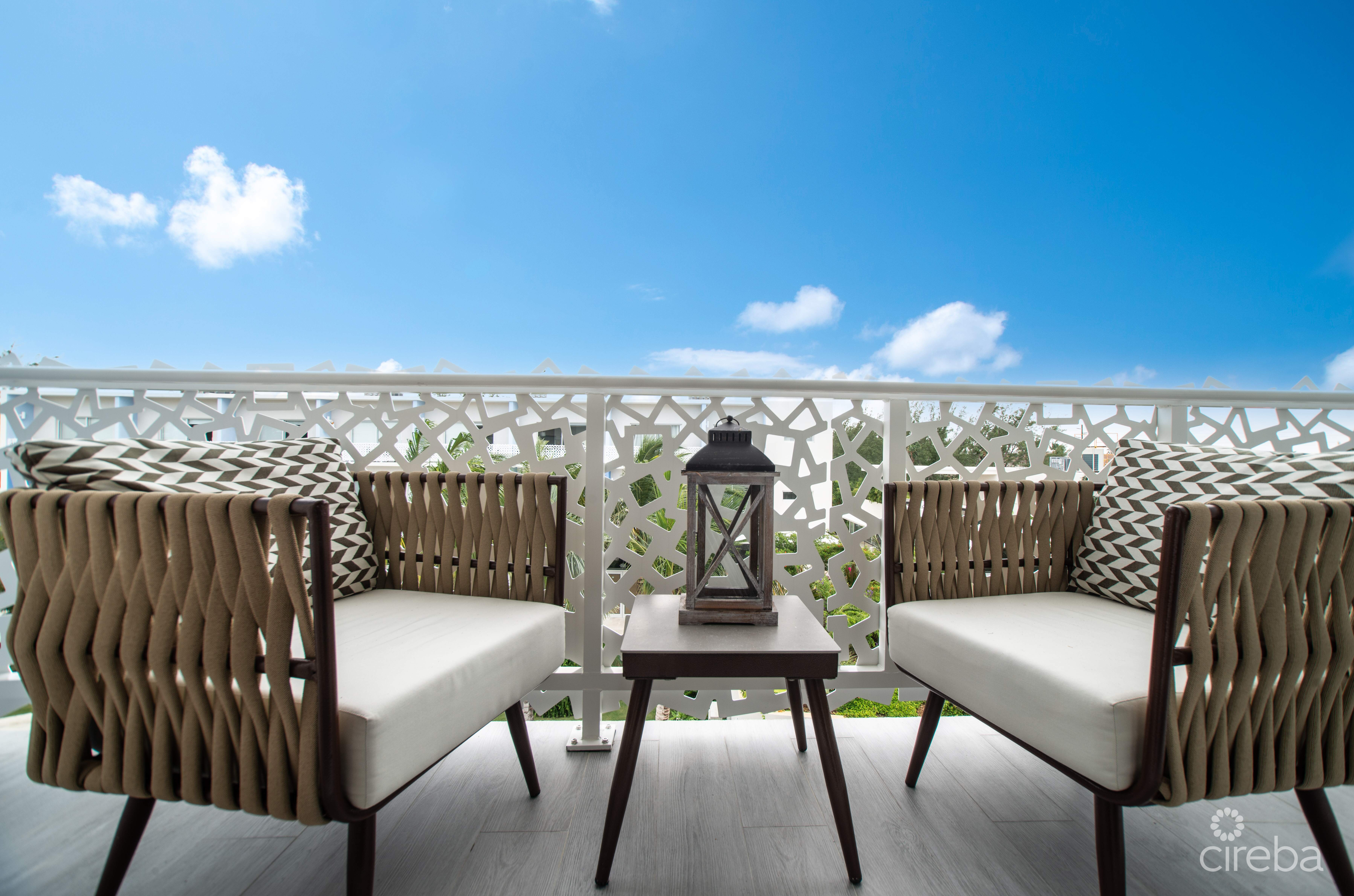 PRIME 1-BED CONDO AT THE GROVE | STEPS TO SMB & RESORT-STYLE LIVING