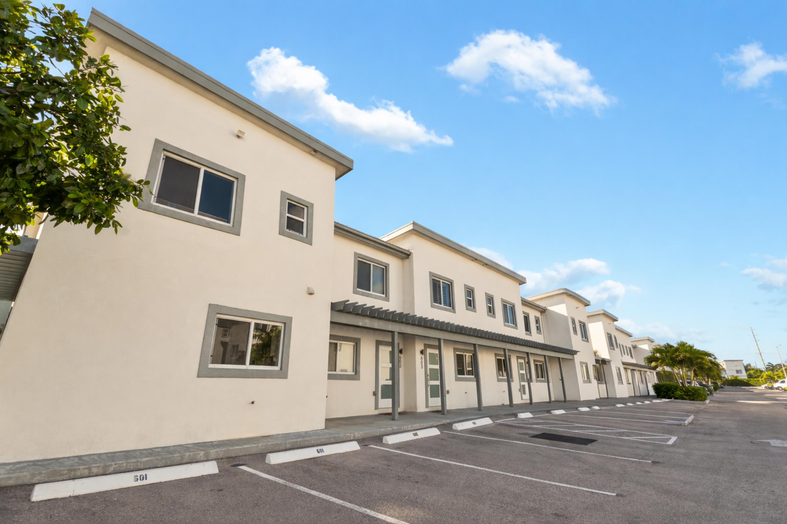 DOWNTOWN REACH 602 2