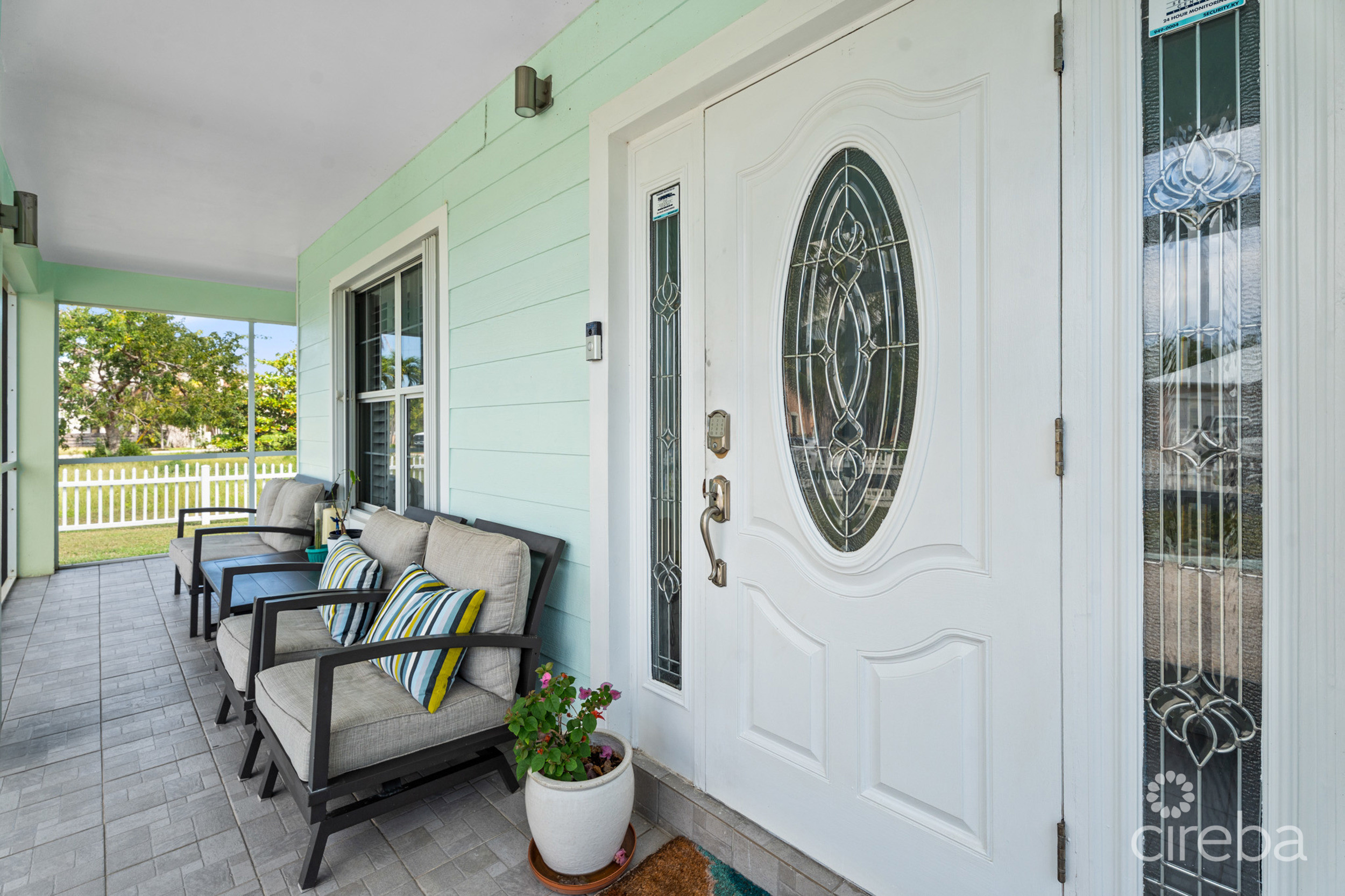 HIGHLANDS – ONE SIDE OF A DUPLEX