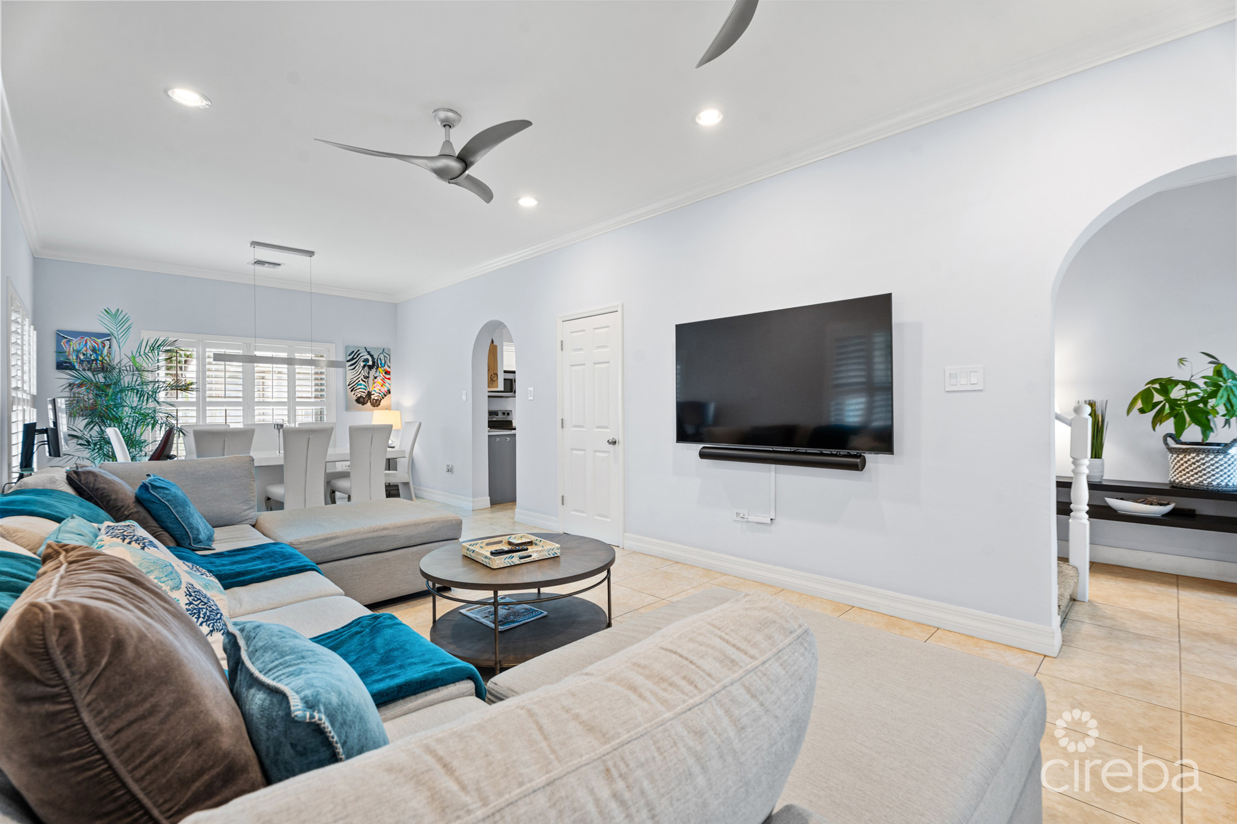 HIGHLANDS – ONE SIDE OF A DUPLEX