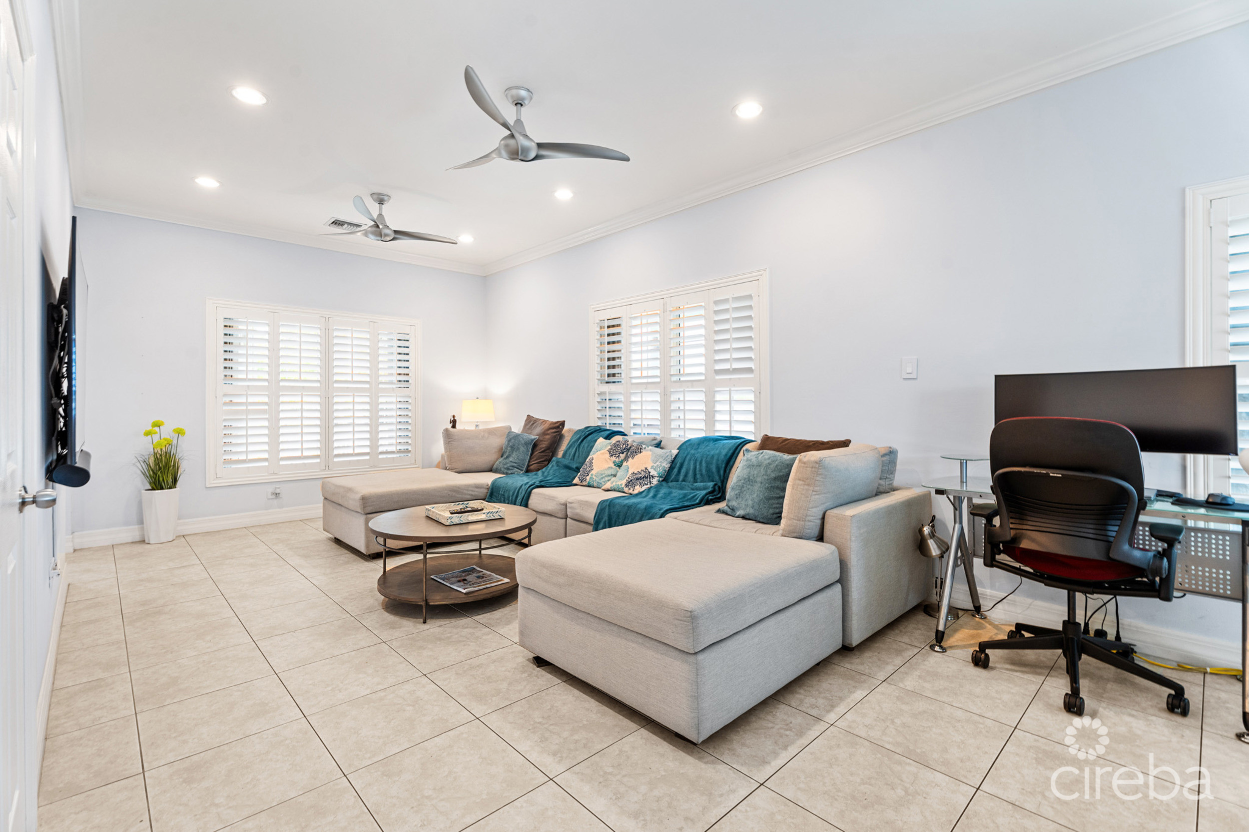 HIGHLANDS – ONE SIDE OF A DUPLEX