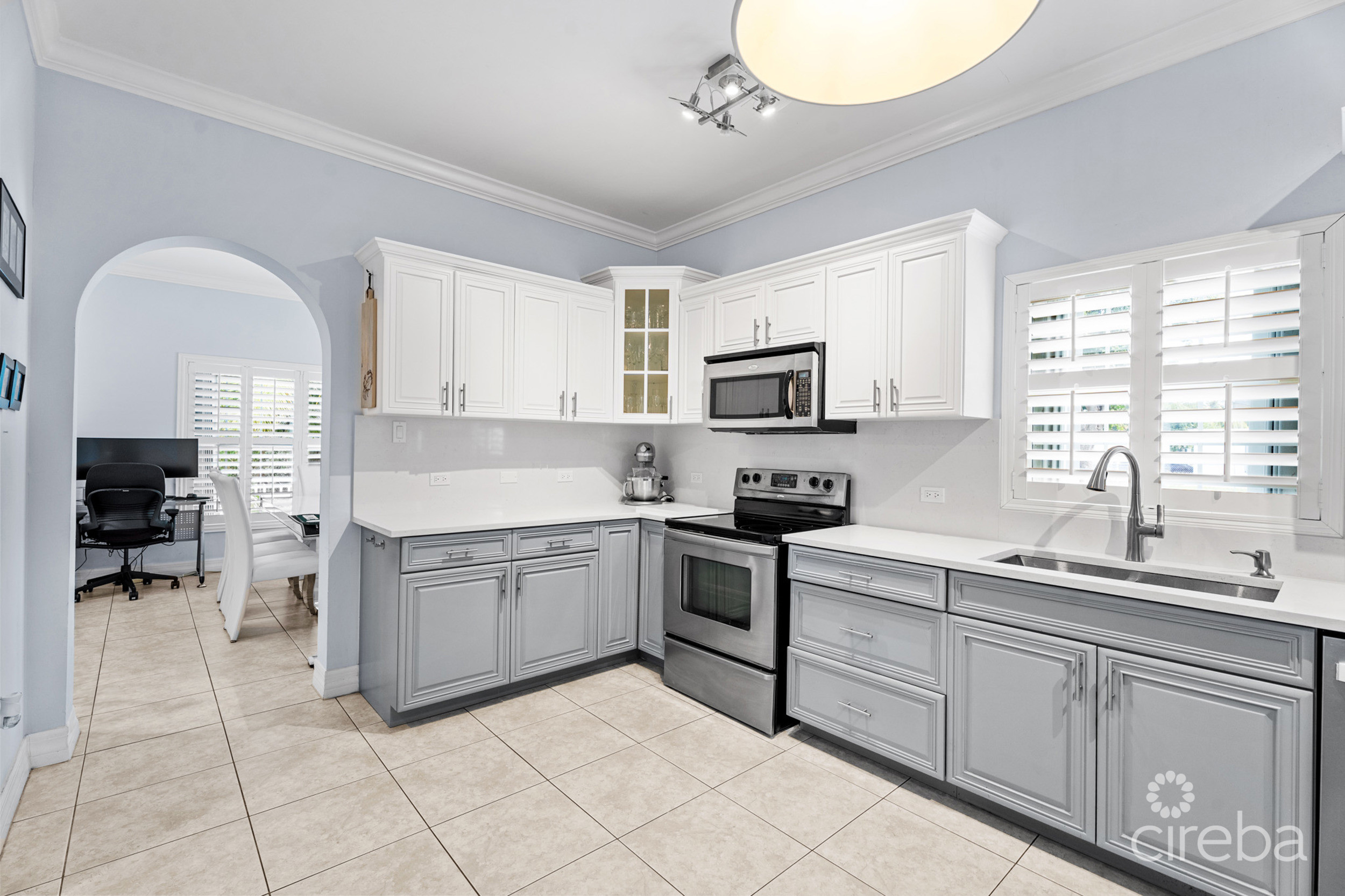 HIGHLANDS – ONE SIDE OF A DUPLEX