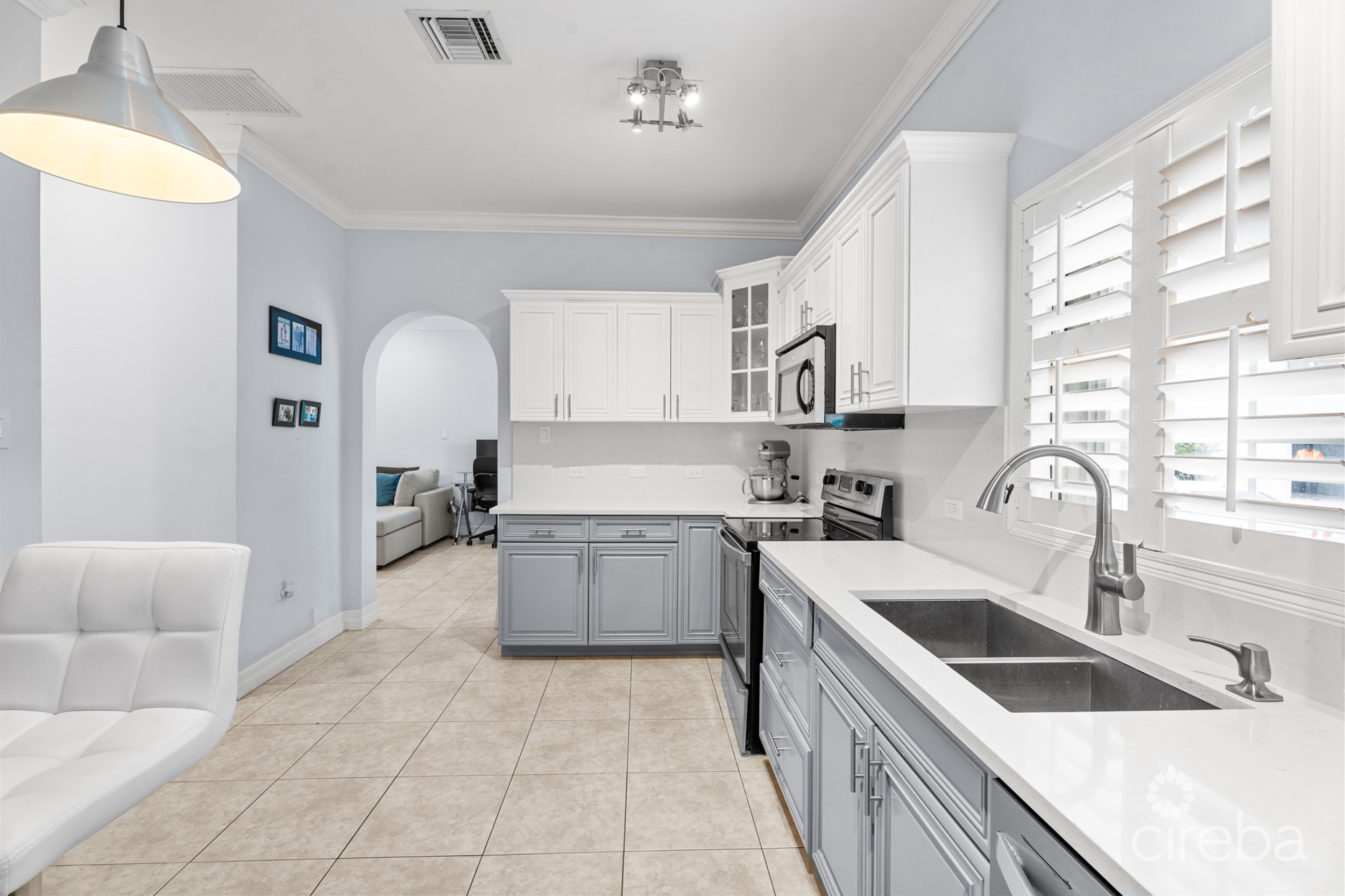 HIGHLANDS – ONE SIDE OF A DUPLEX