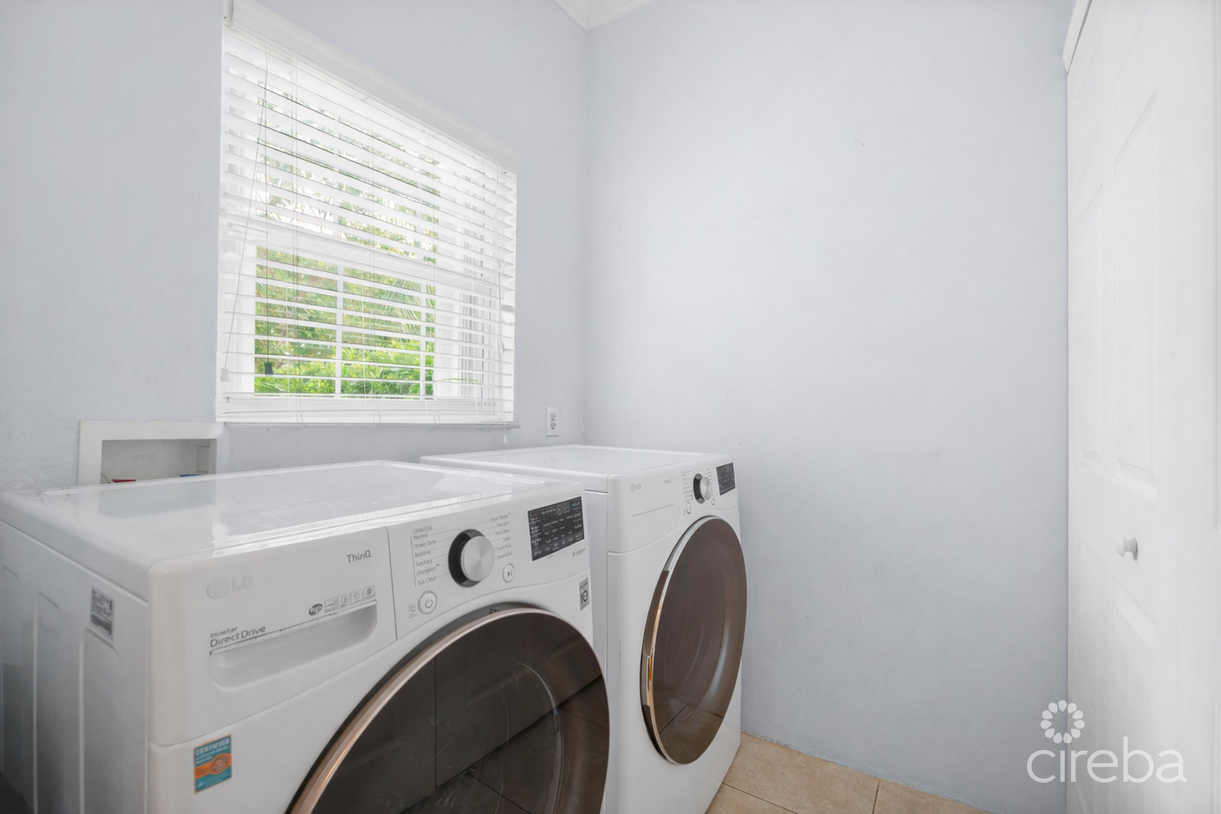 HIGHLANDS – ONE SIDE OF A DUPLEX