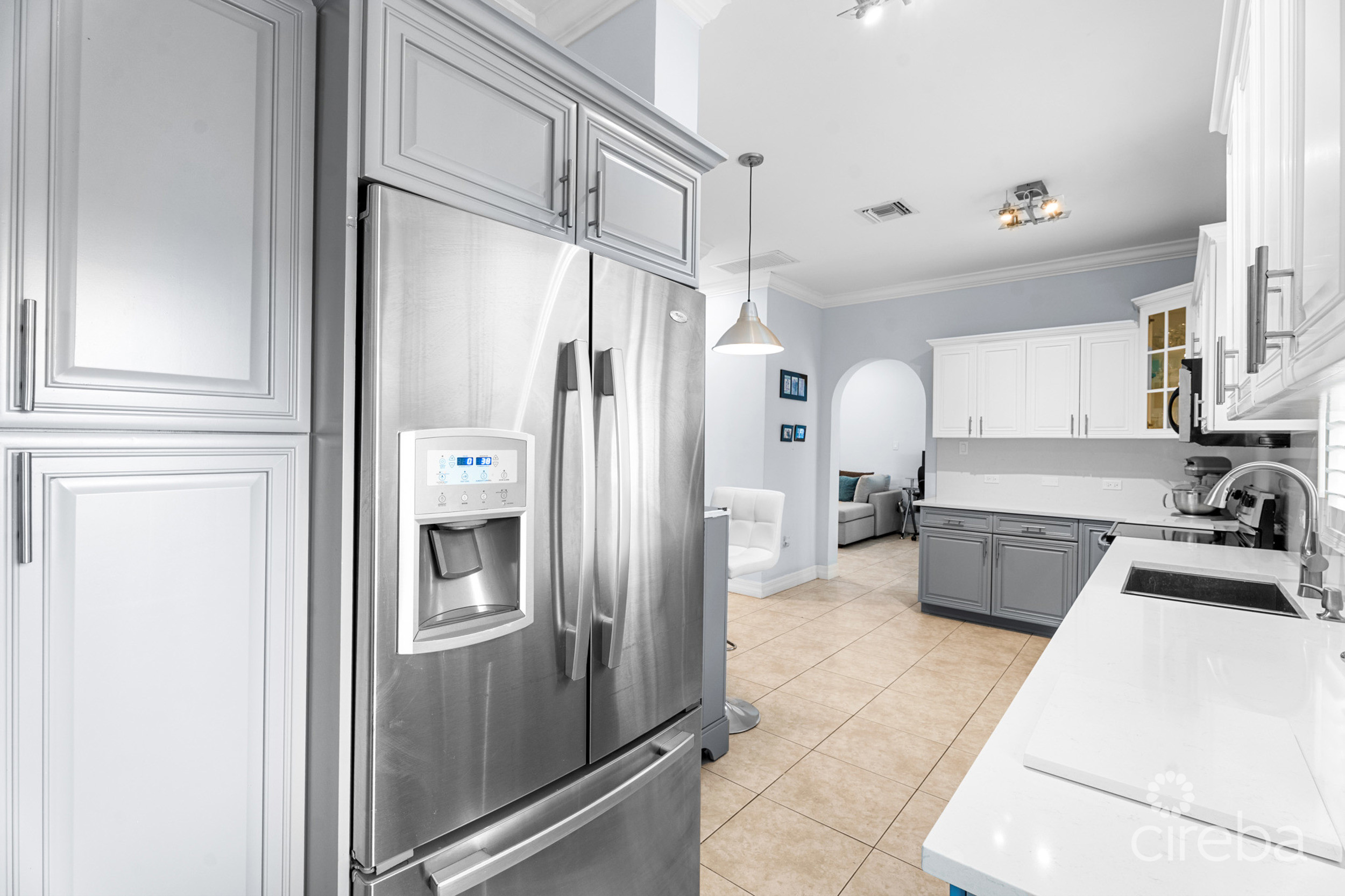 HIGHLANDS – ONE SIDE OF A DUPLEX