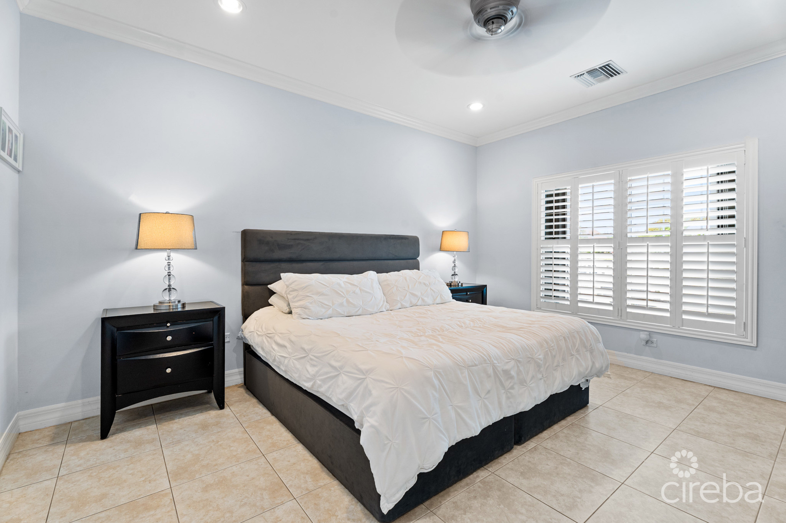 HIGHLANDS – ONE SIDE OF A DUPLEX