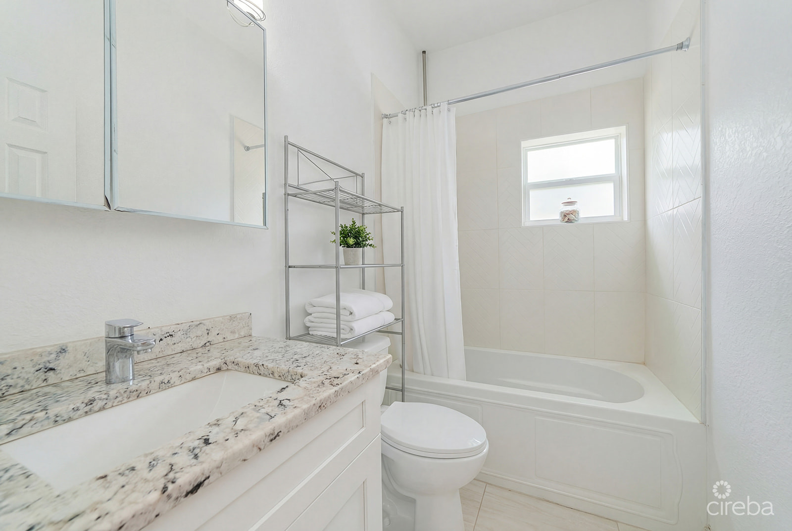 3 BED, SINGLE FAMILY HOME IN LOWER VALLEY