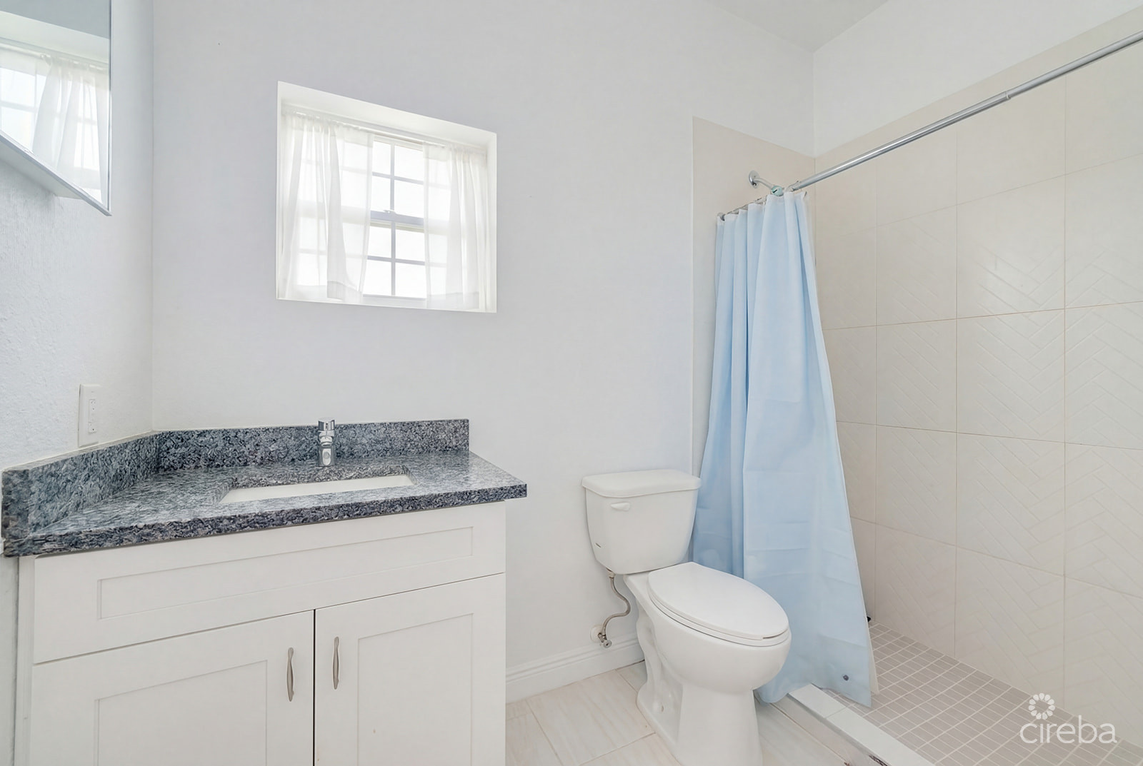 3 BED, SINGLE FAMILY HOME IN LOWER VALLEY