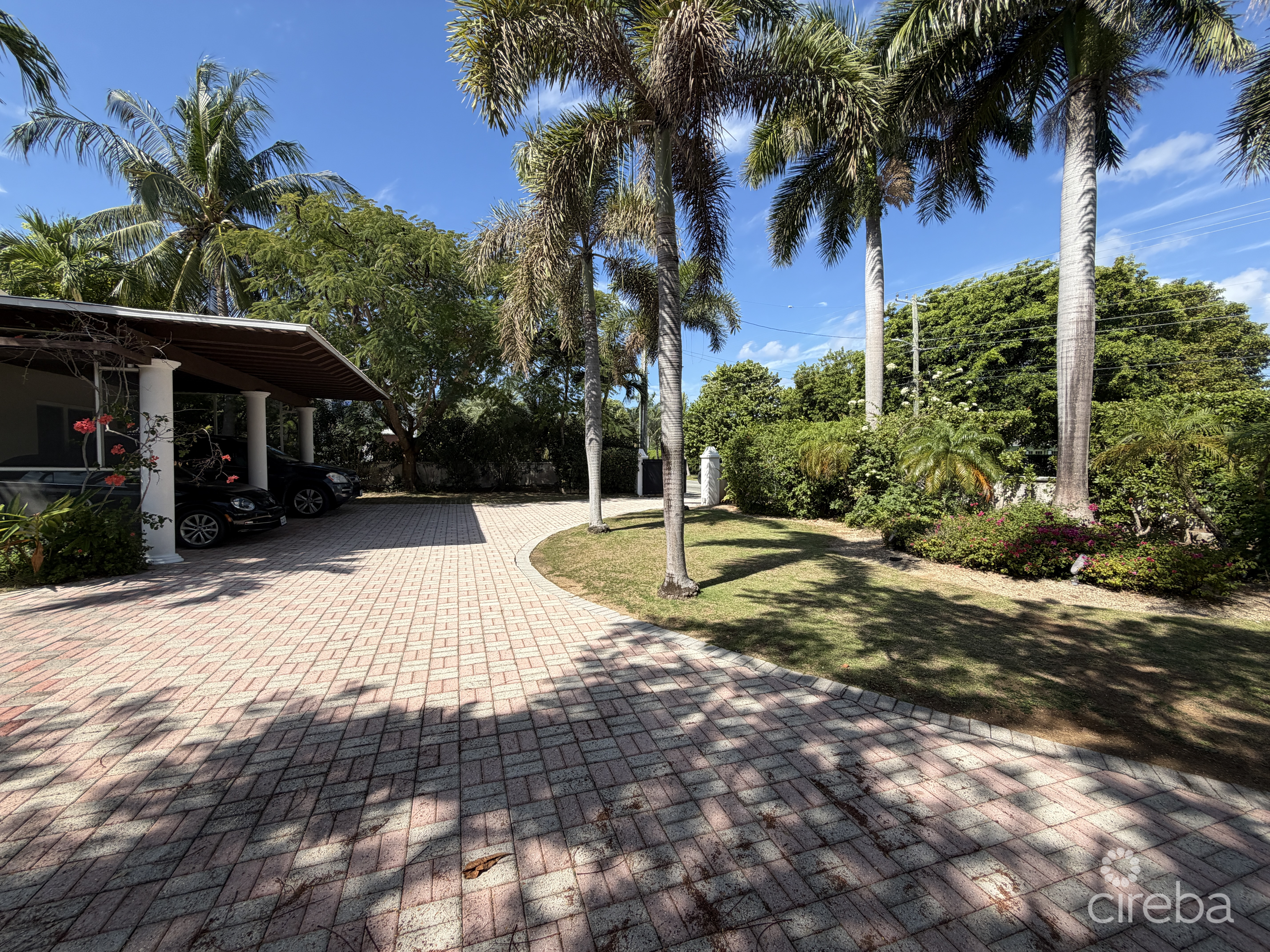 SOUTH SOUND OCEANFRONT HOME