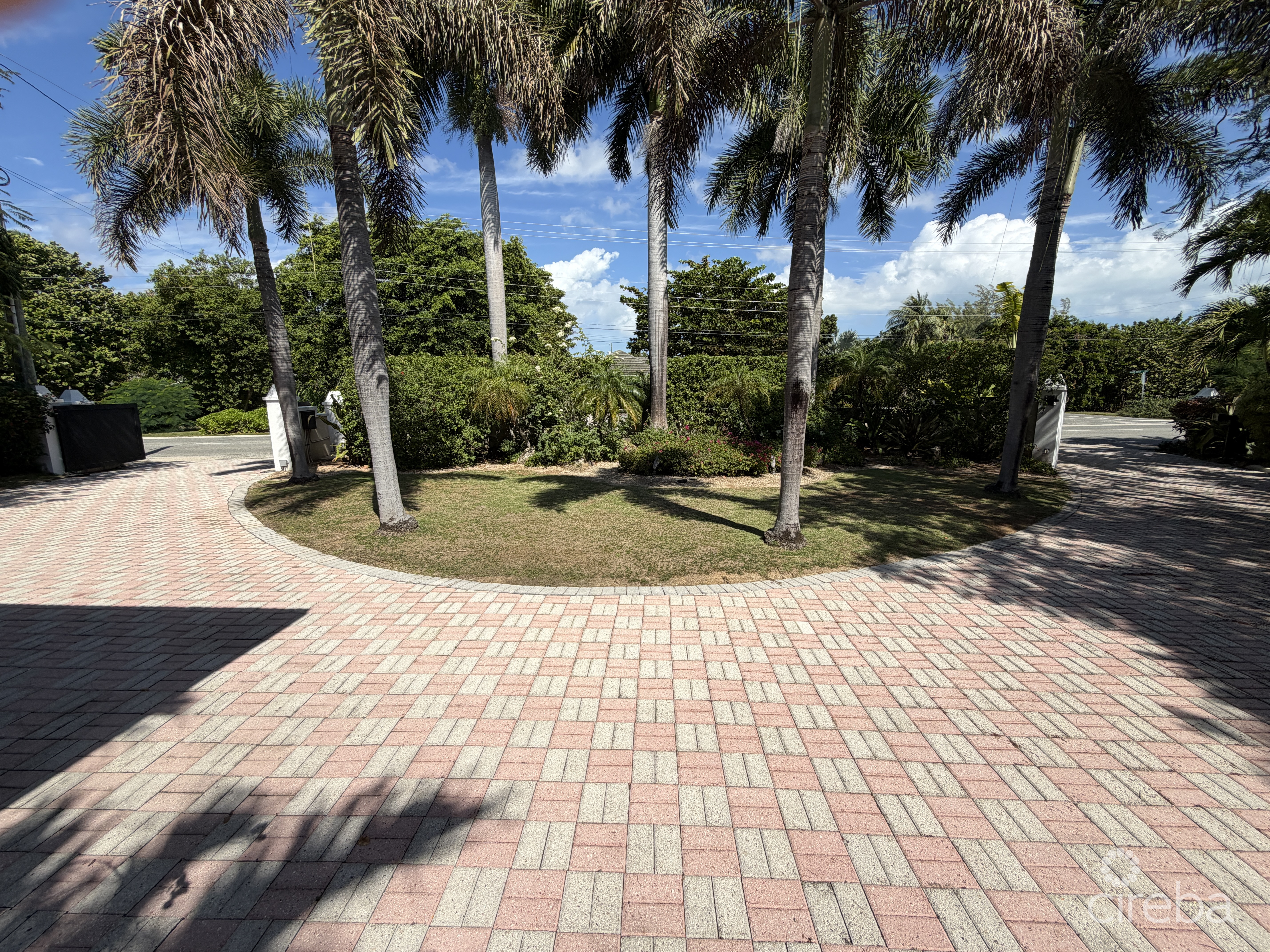 SOUTH SOUND OCEANFRONT HOME