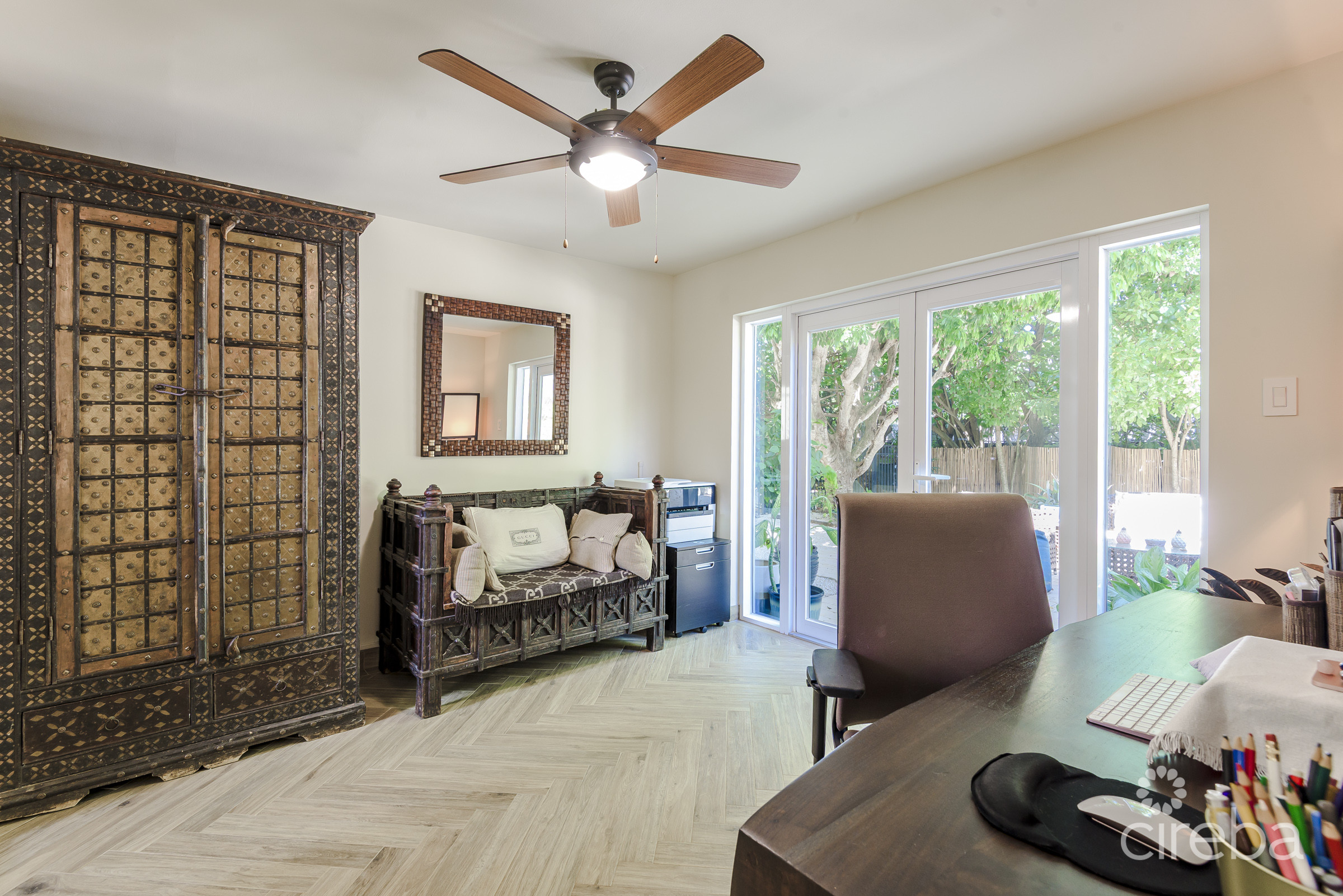 REMASTERED MID-CENTURY MODERN HOME