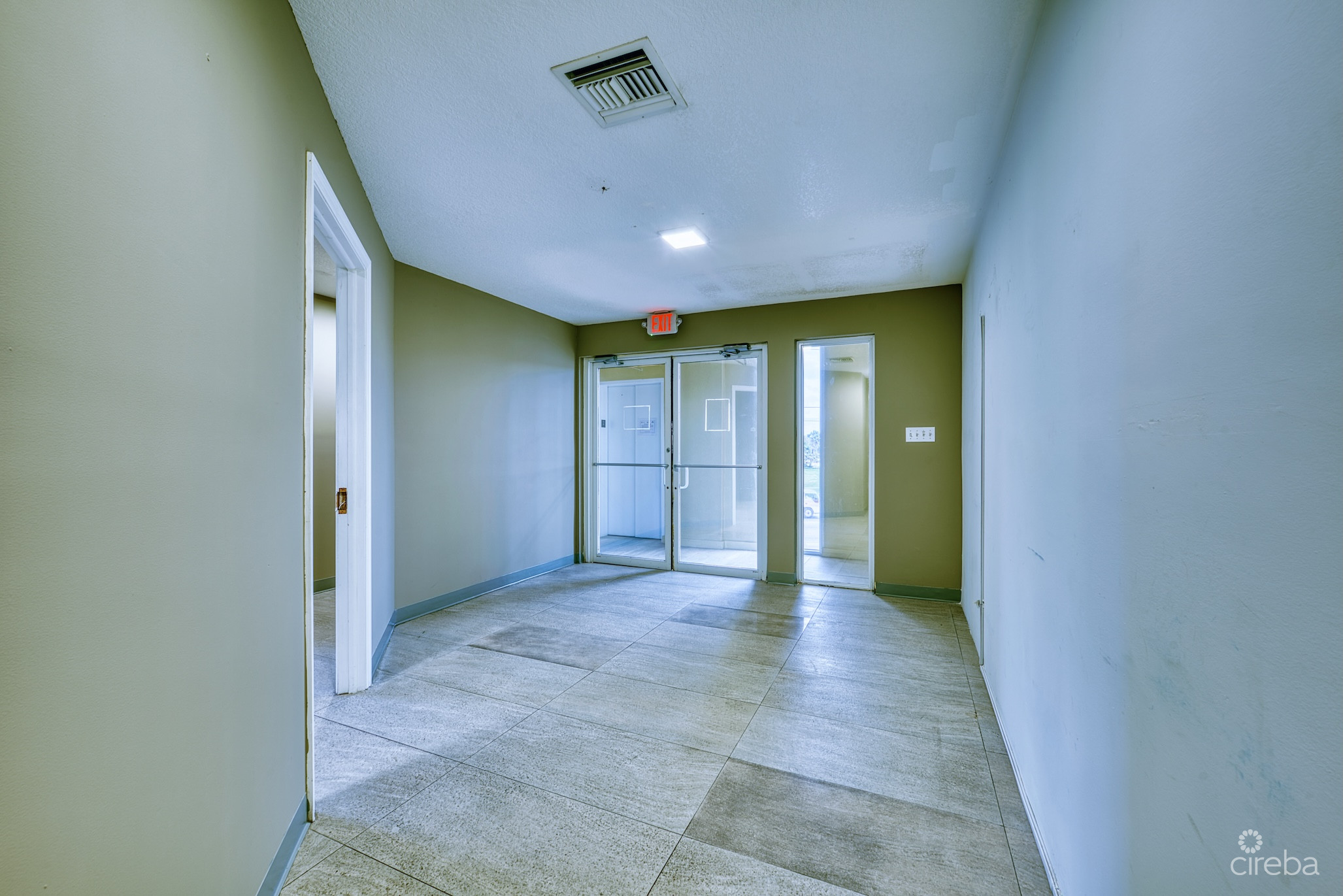 PROFESSIONAL OFFICE SUITE AT PALM GROVE