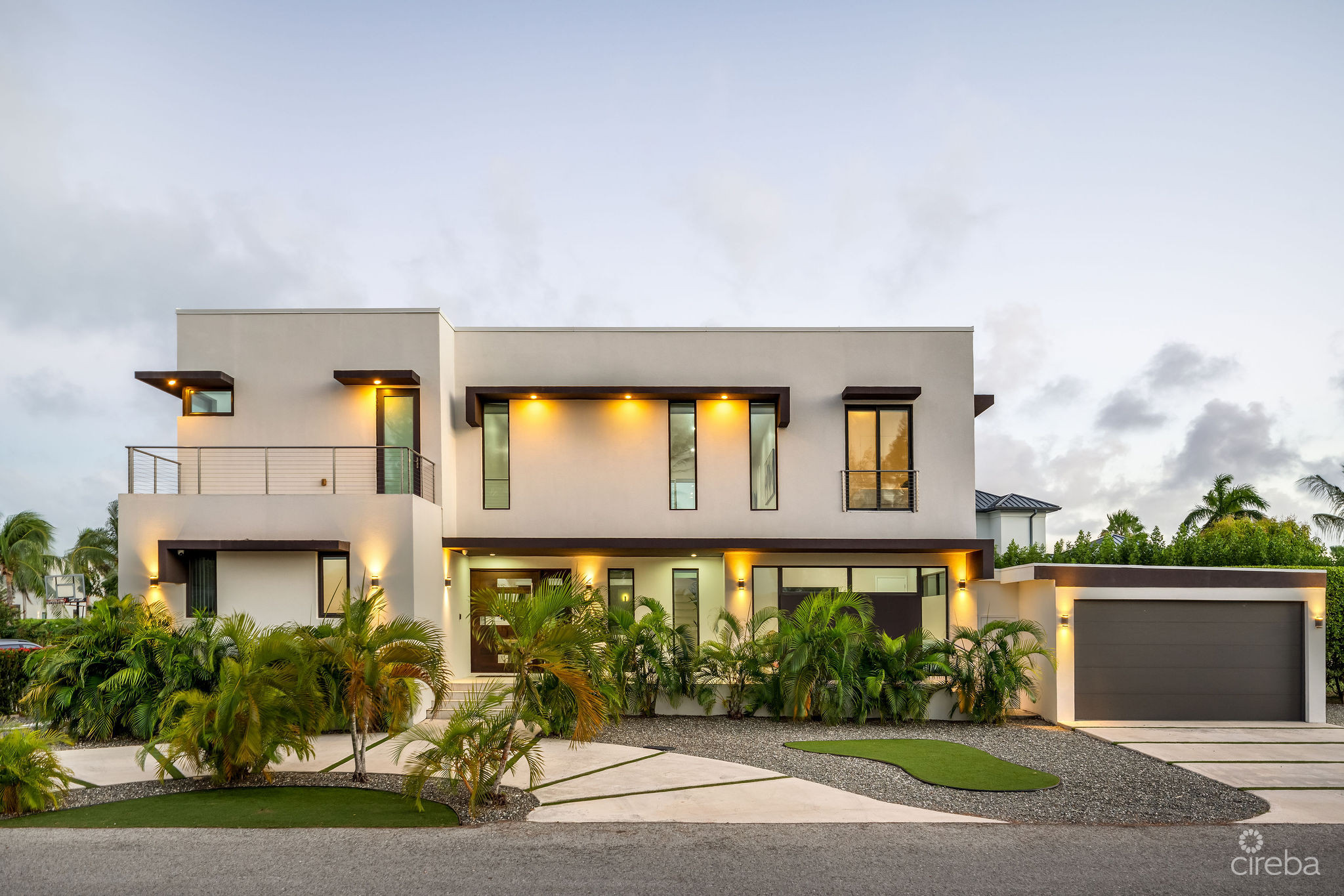 DAUM QUAY 12, CRYSTAL HARBOUR CANAL FRONT HOME