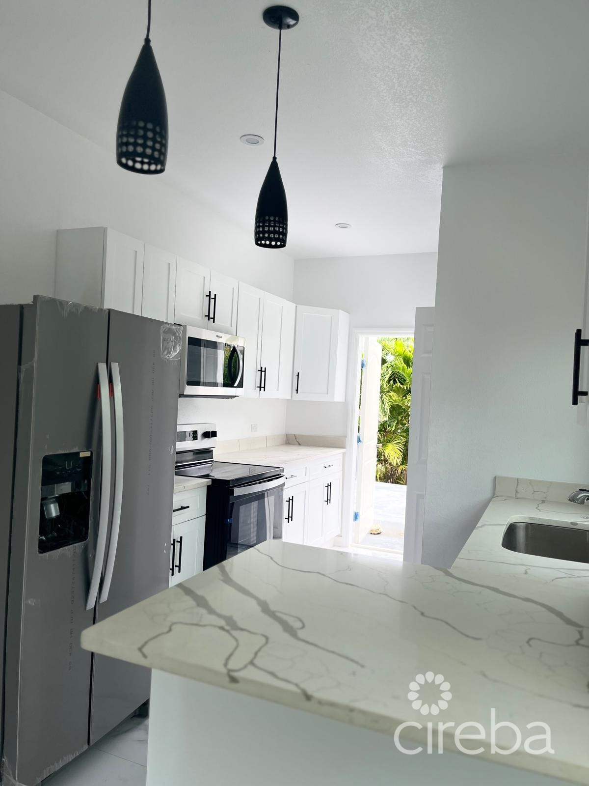 BODDEN TOWN FAMILY HOME