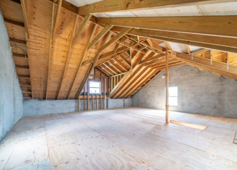 BODDEN TOWN FAMILY HOME