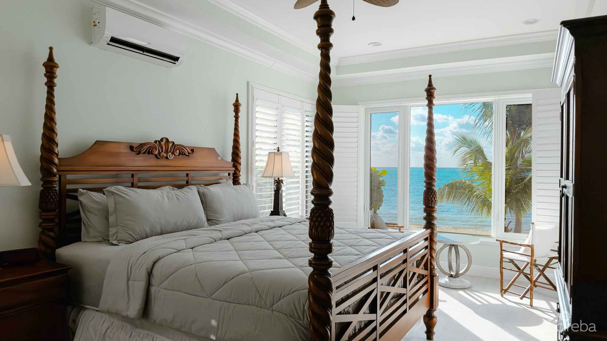 BEACHFRONT CONDO THE CLUB LITTLE CAYMAN