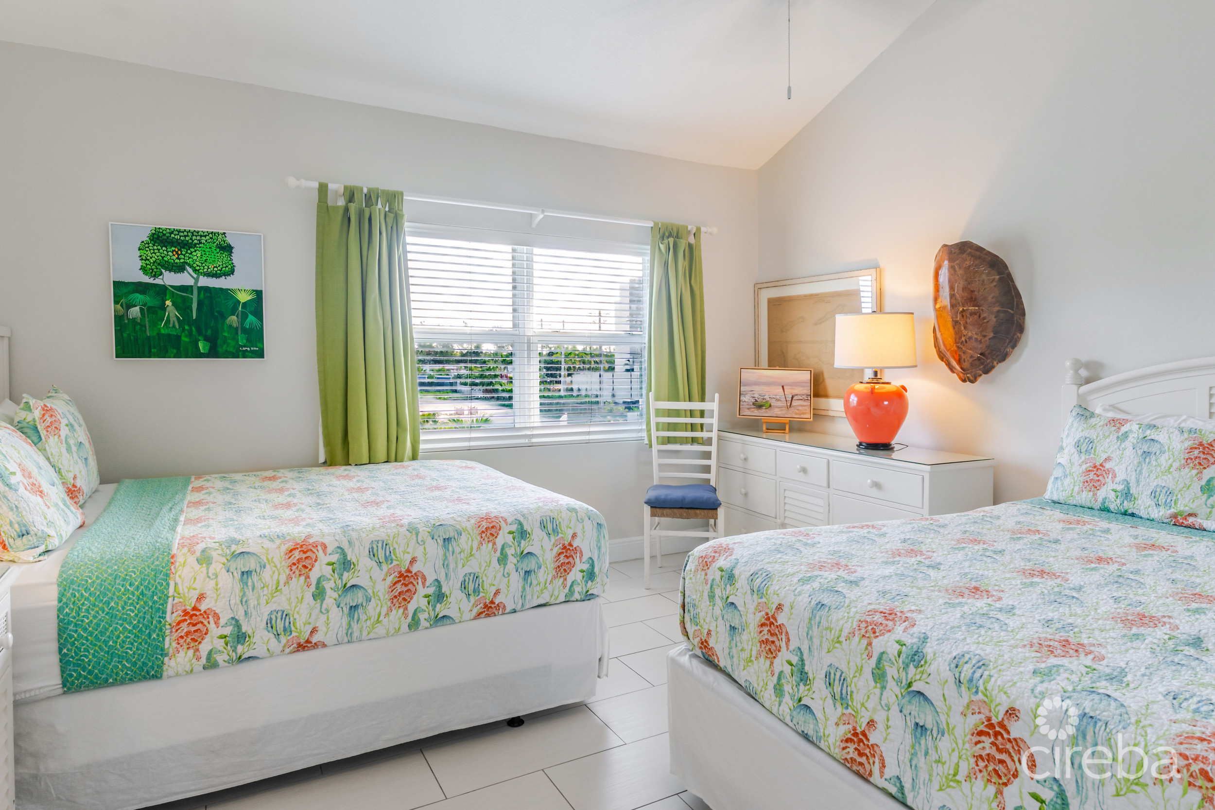 HARBOUR HEIGHTS, SEVEN MILE BEACH (RENOVATED)