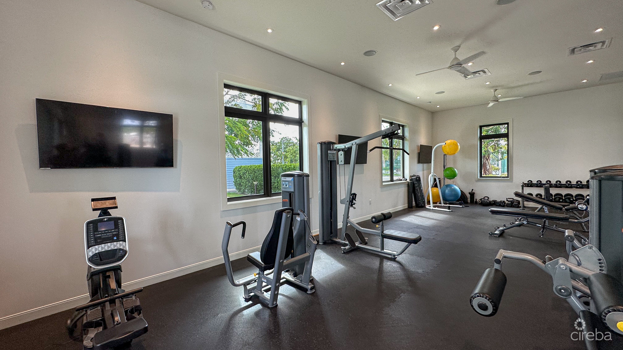 OLEA 3 BED CANAL FRONT DUPLEX